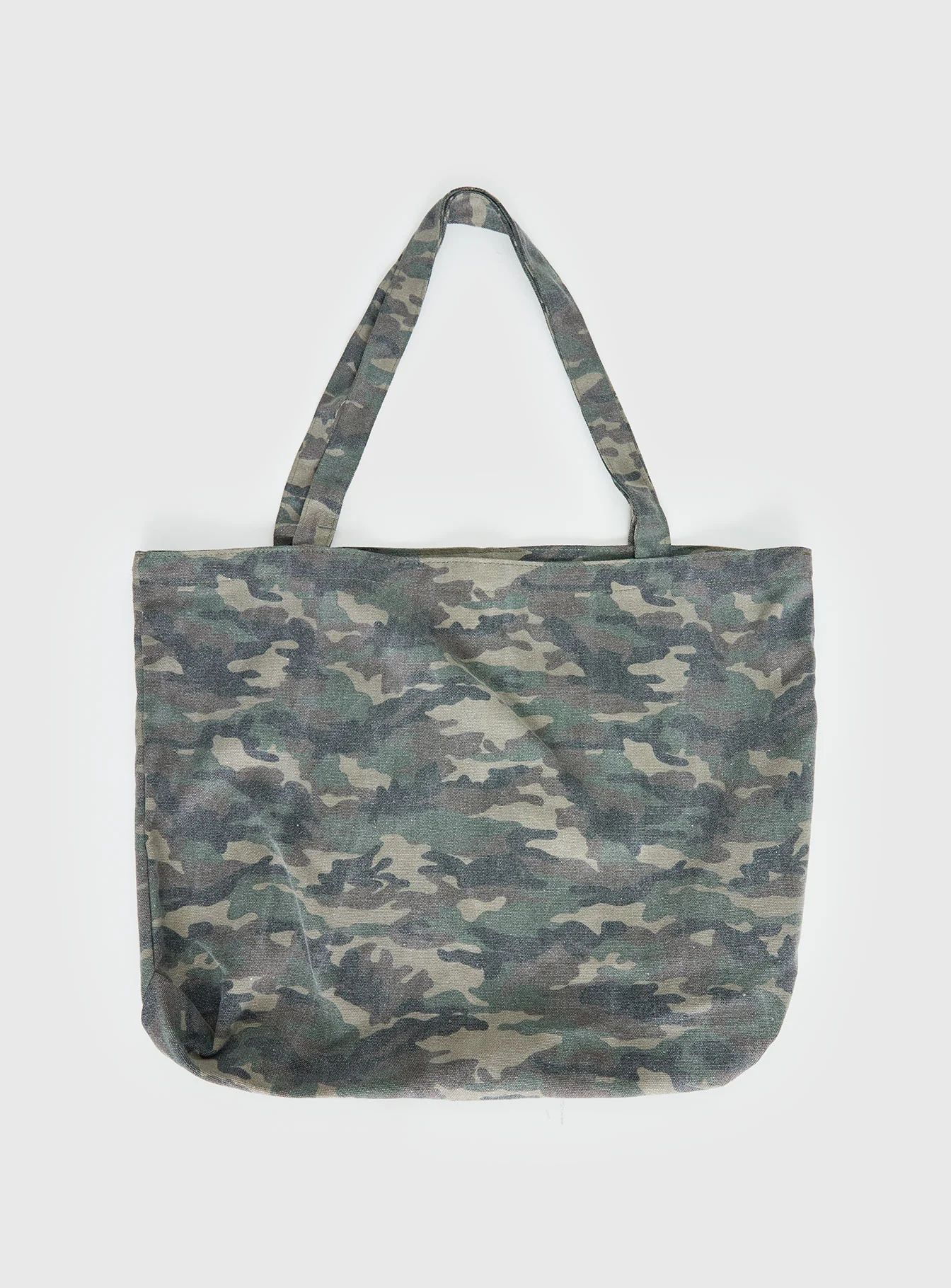 Smolder Tote Bag Camo