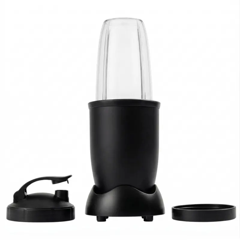 Kompaktowy blender o mocy 600 W i pojemności 700 ml do przygotowywania koktajli, shake'ów i posiłków.