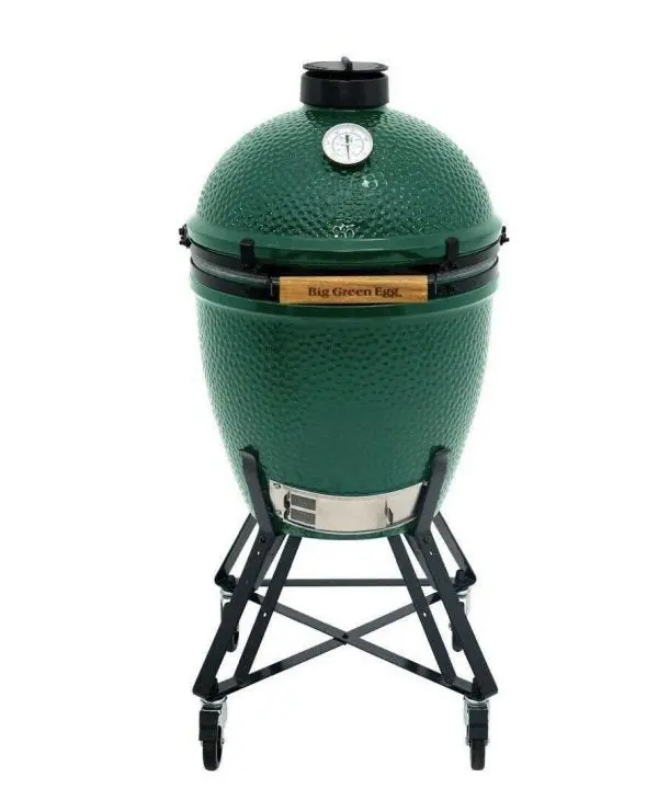 Zestaw do grillowania i wędzenia Big Green Egg – zawiera nowe akcesoria, gotowe do natychmiastowego użycia.