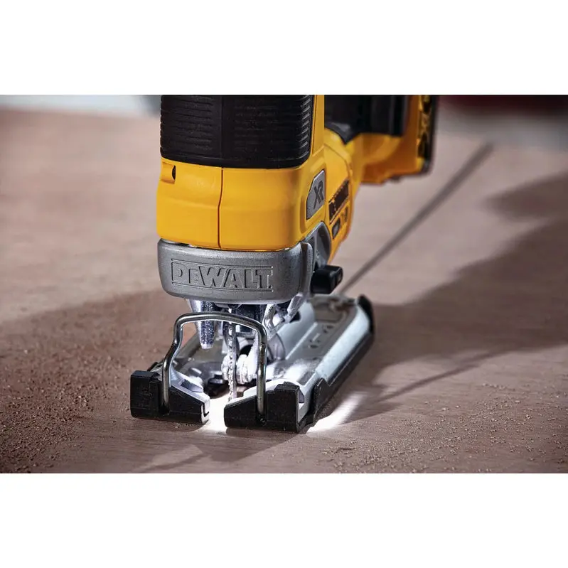 Wyrzynarka akumulatorowa DEWALT DCS334B 20V MAX XR z silnikiem bezszczotkowym, 3200 obr./min, oświetleniem LED, samo narzędzie (bez akumulatora).