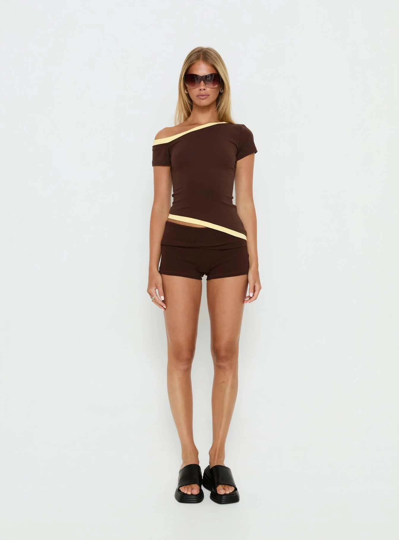 Eustace Off Shoulder Asymmetrical Top Brown / Yellow