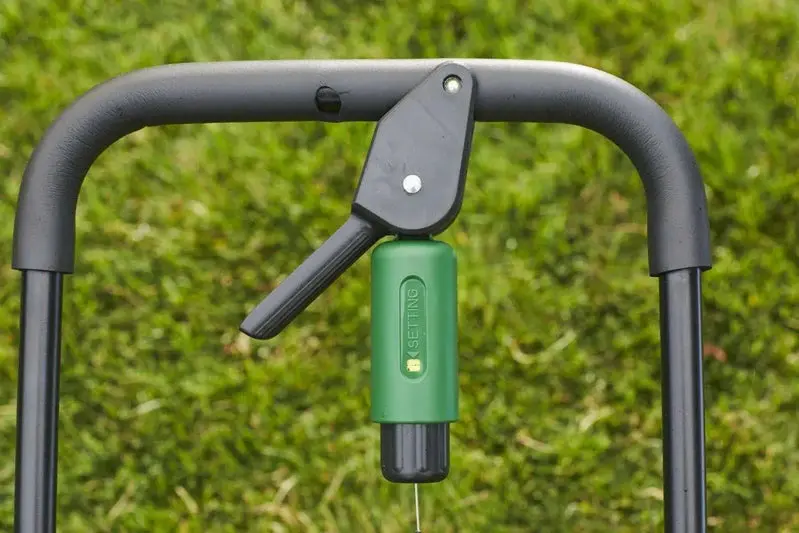 Scotts Turf Builder Classic Drop Spreader – precyzyjny ręczny rozsiewacz nasion i nawozów