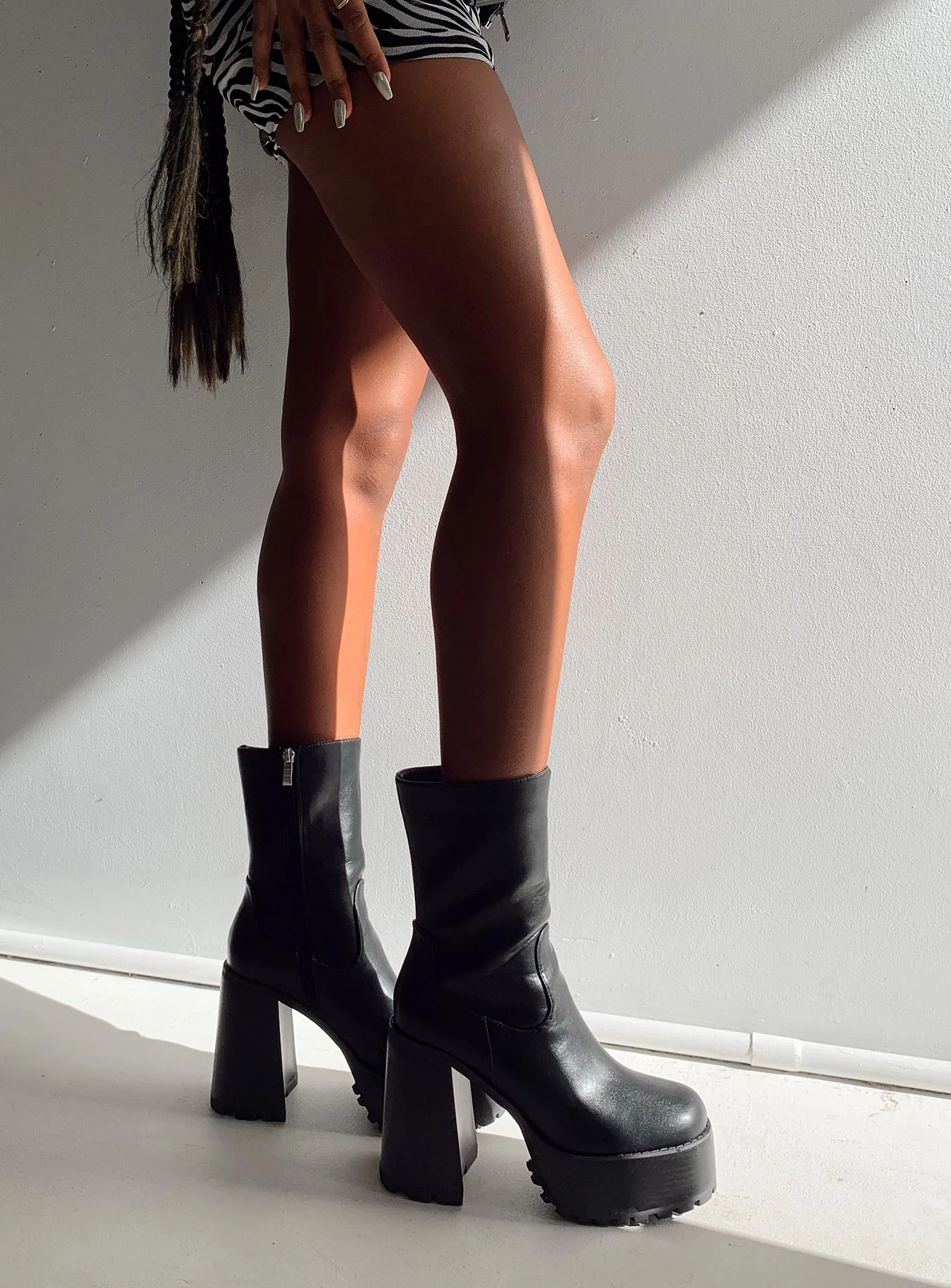 swatches-garbo-boots