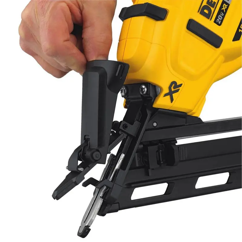 Gwoździarka akumulatorowa DEWALT 20 V MAX XR z akumulatorem litowo-jonowym, 15 Gauge, gwoździarka kątowa (tylko narzędzie) DCN650B