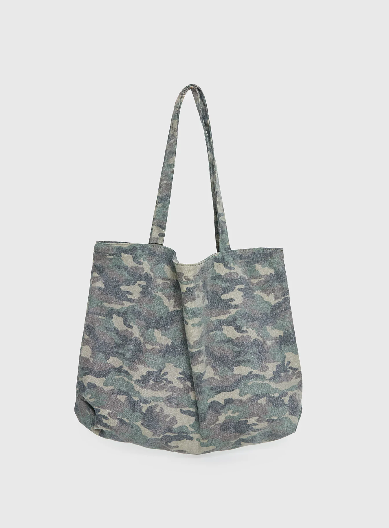 Smolder Tote Bag Camo