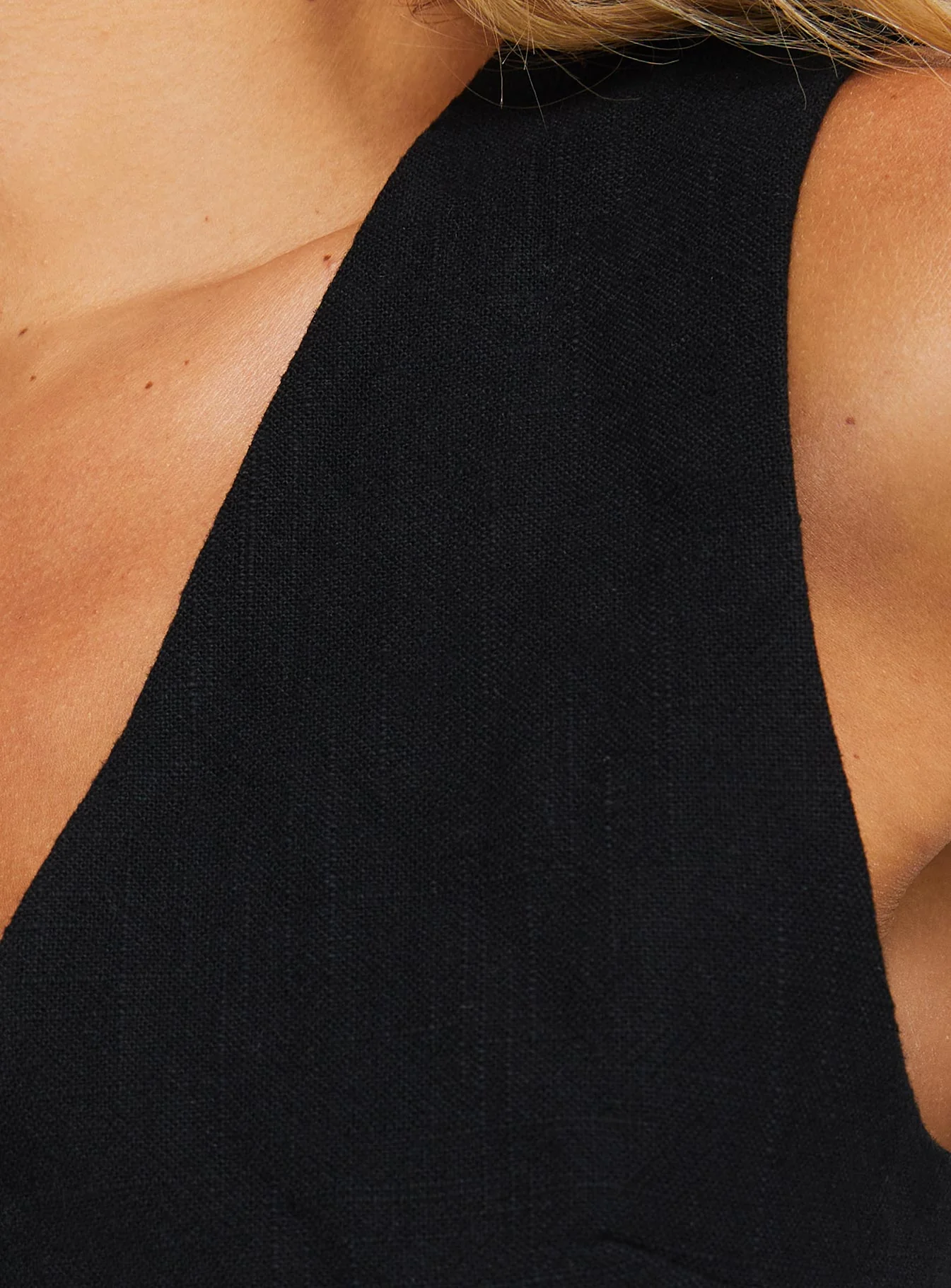 Leo Vest Black