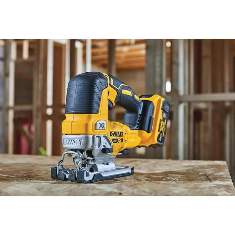 Wyrzynarka akumulatorowa DEWALT DCS334B 20V MAX XR z silnikiem bezszczotkowym, 3200 obr./min, oświetleniem LED, samo narzędzie (bez akumulatora).
