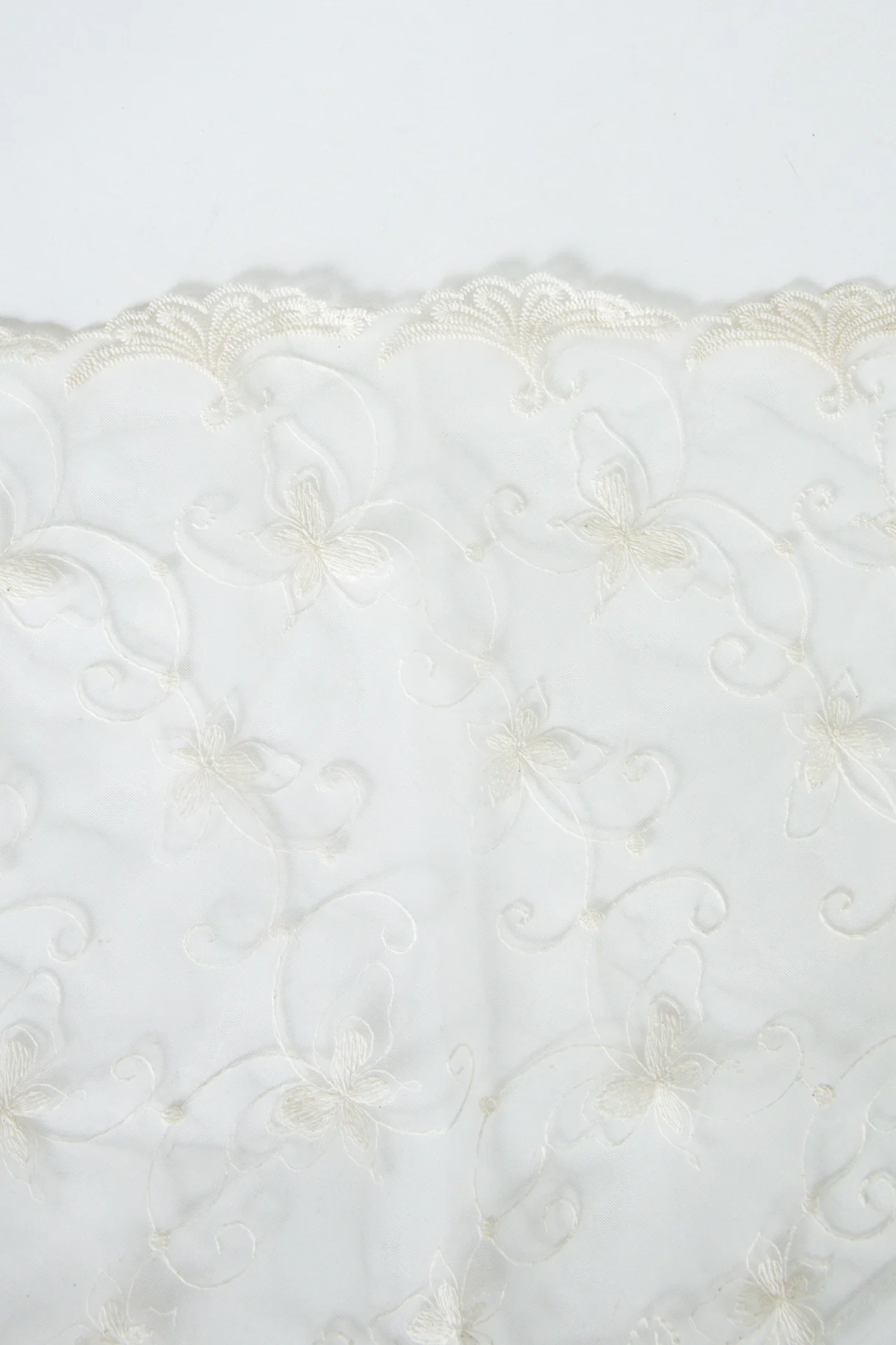Brigette Lace Bandana White