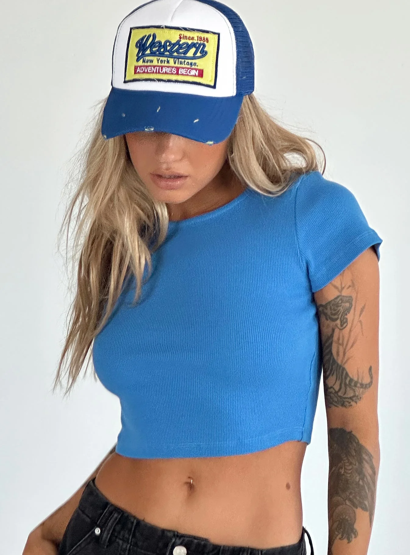 swatches-organic-cotton-classic-crop-tee