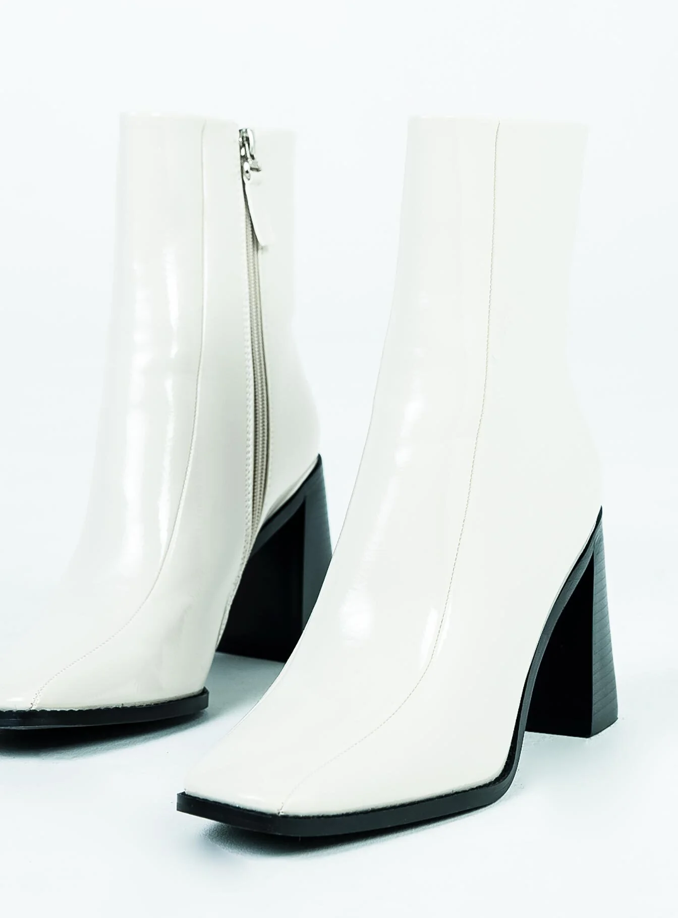 The Kia Boots White