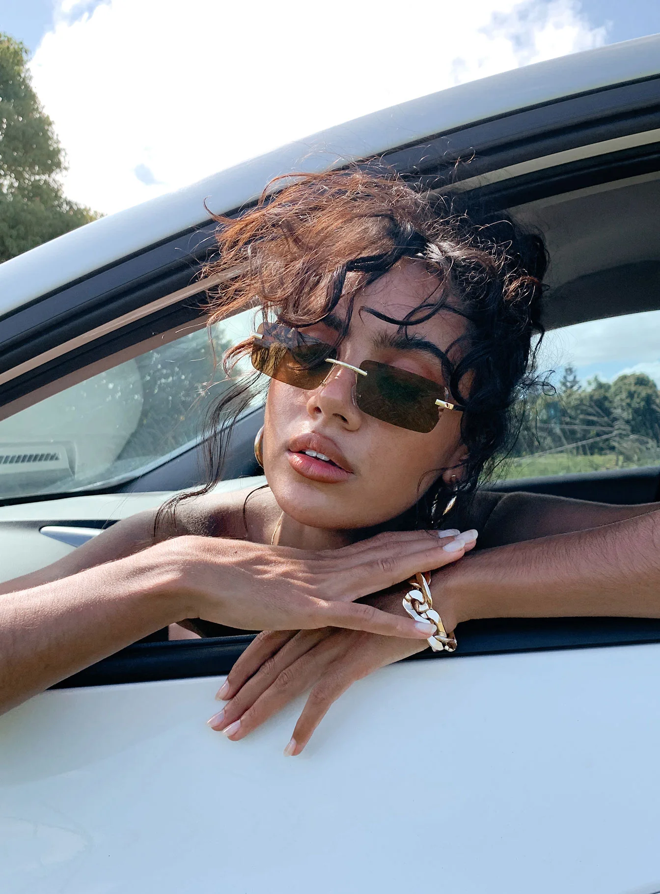 swatches-recycled-metal-blend-indi-sunglasses