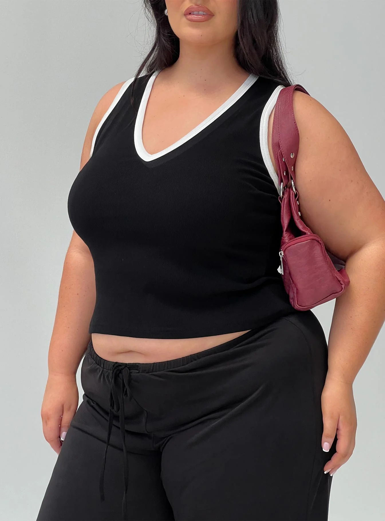 Baseline V Neck Rib Tank Top Black / White Curve