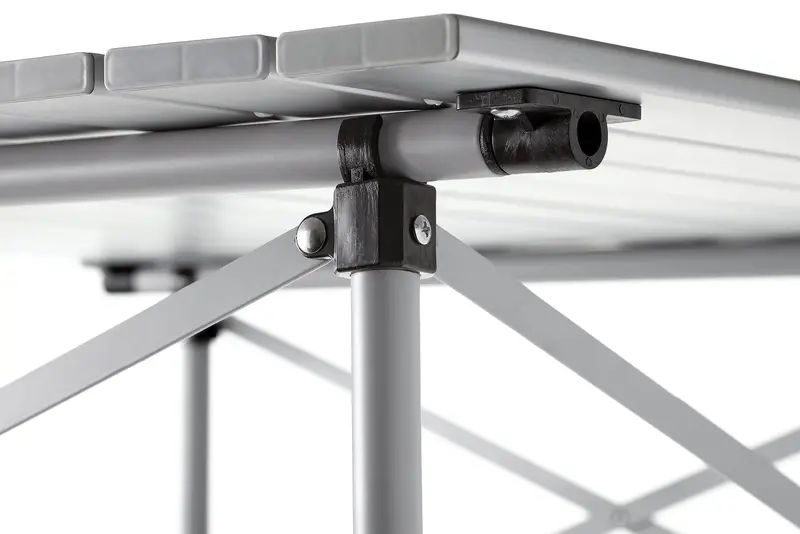Coleman Compact 27,6″ szer. x 27,6″ dł. aluminiowy składany stół kempingowy dla dorosłych, w kolorze srebrnym