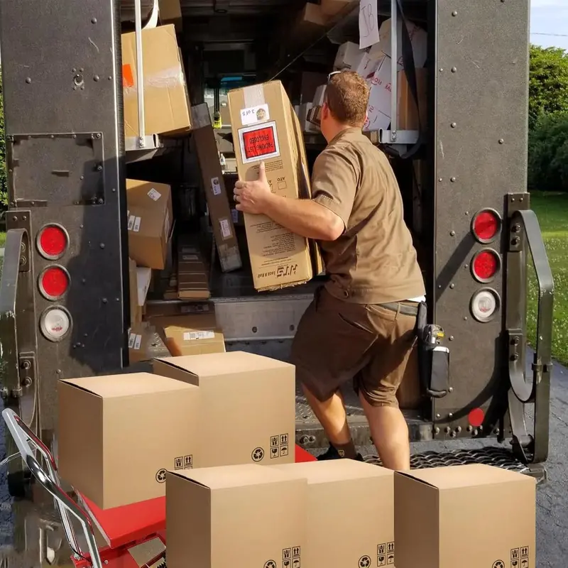 Wózek widłowy hydrauliczny o udźwigu 300 kg – wysokość maksymalna 79 cm, podwójny mechanizm nożycowy, 4 koła skrętne i powierzchnia antypoślizgowa.
