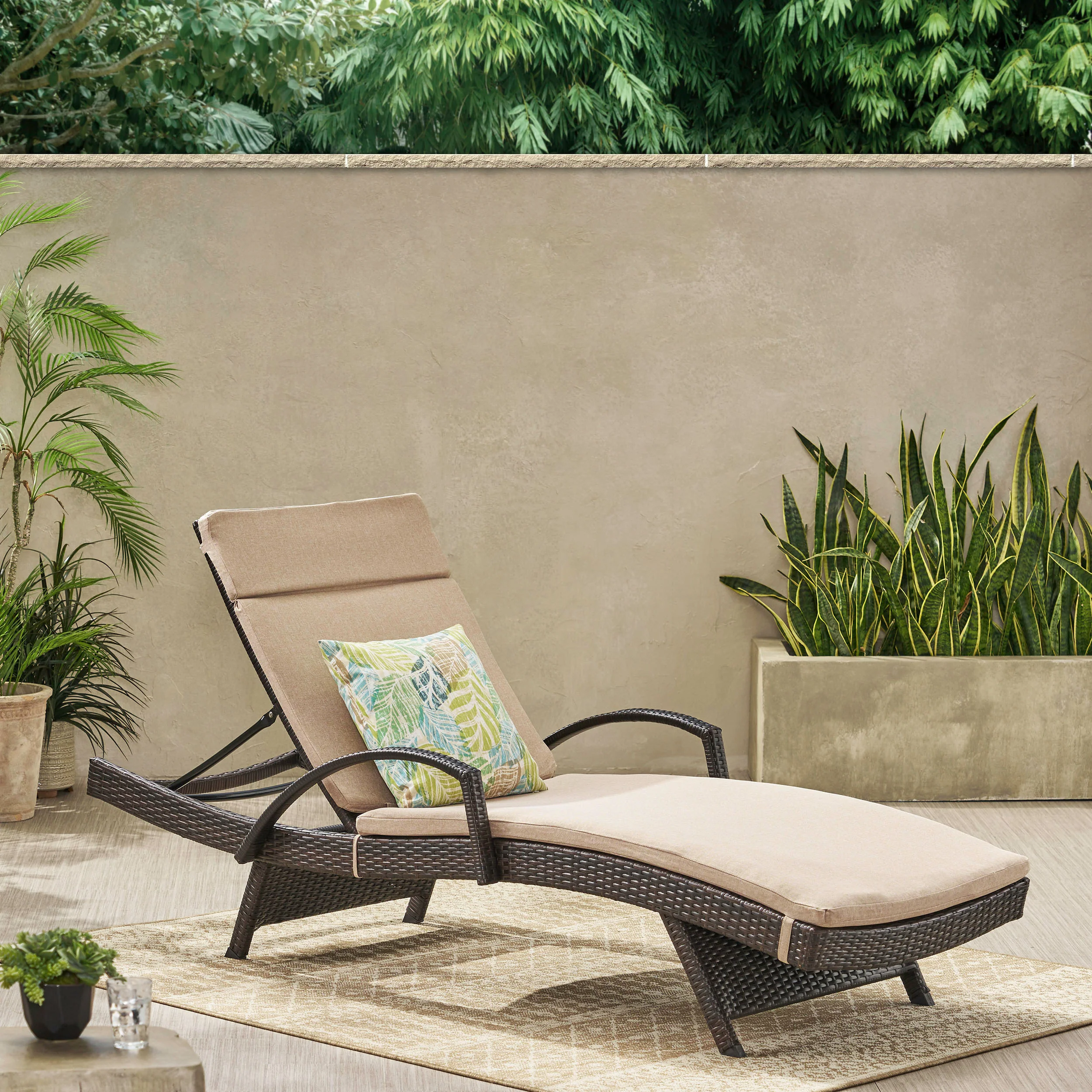 Lakeport Outdoor Adjustable Armed Chaise Lounge Chair w/ Cushion - furnishings