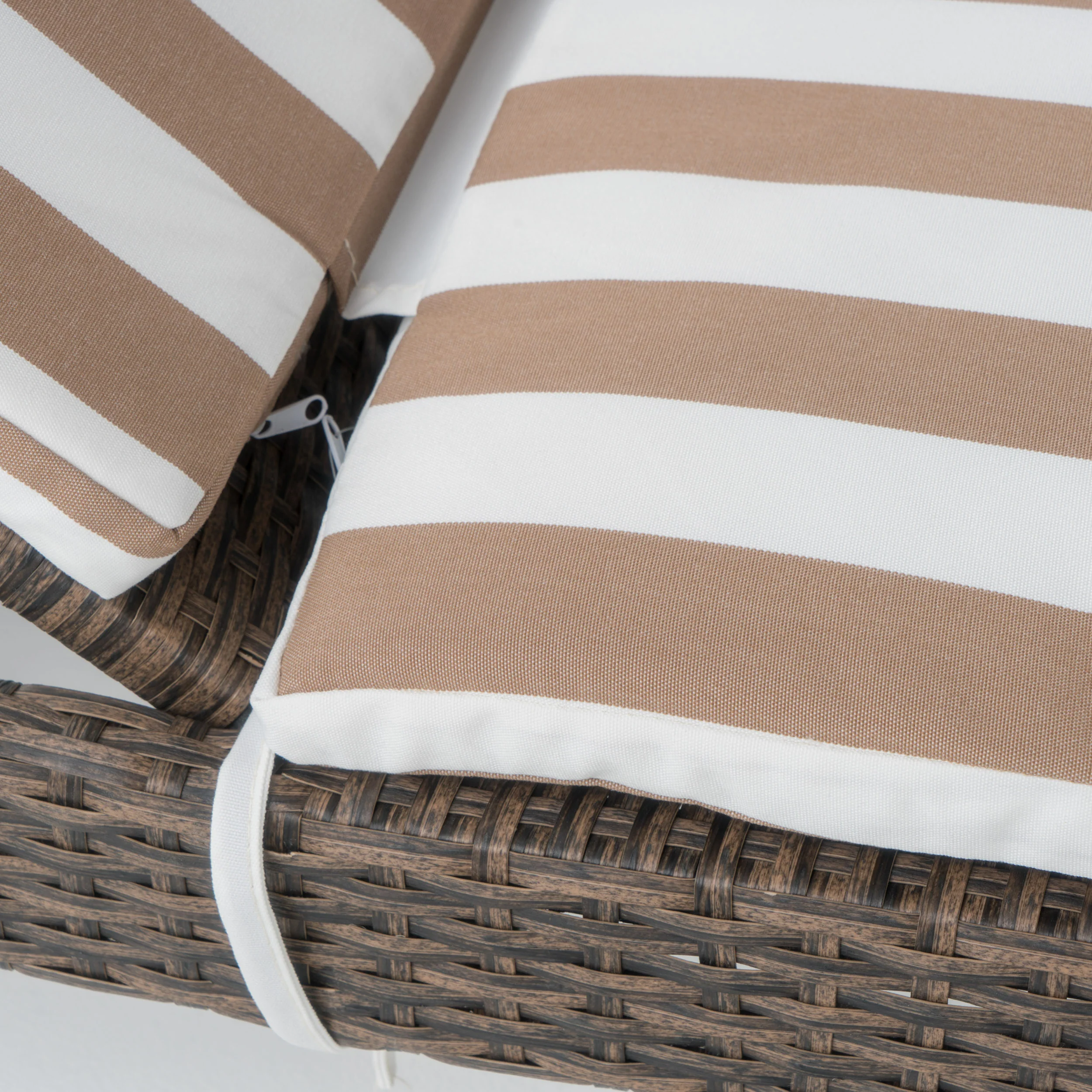 Lakeport Outdoor Wicker Lounge w/Brown & White Stripe Water Resistant Cusions - furnishings