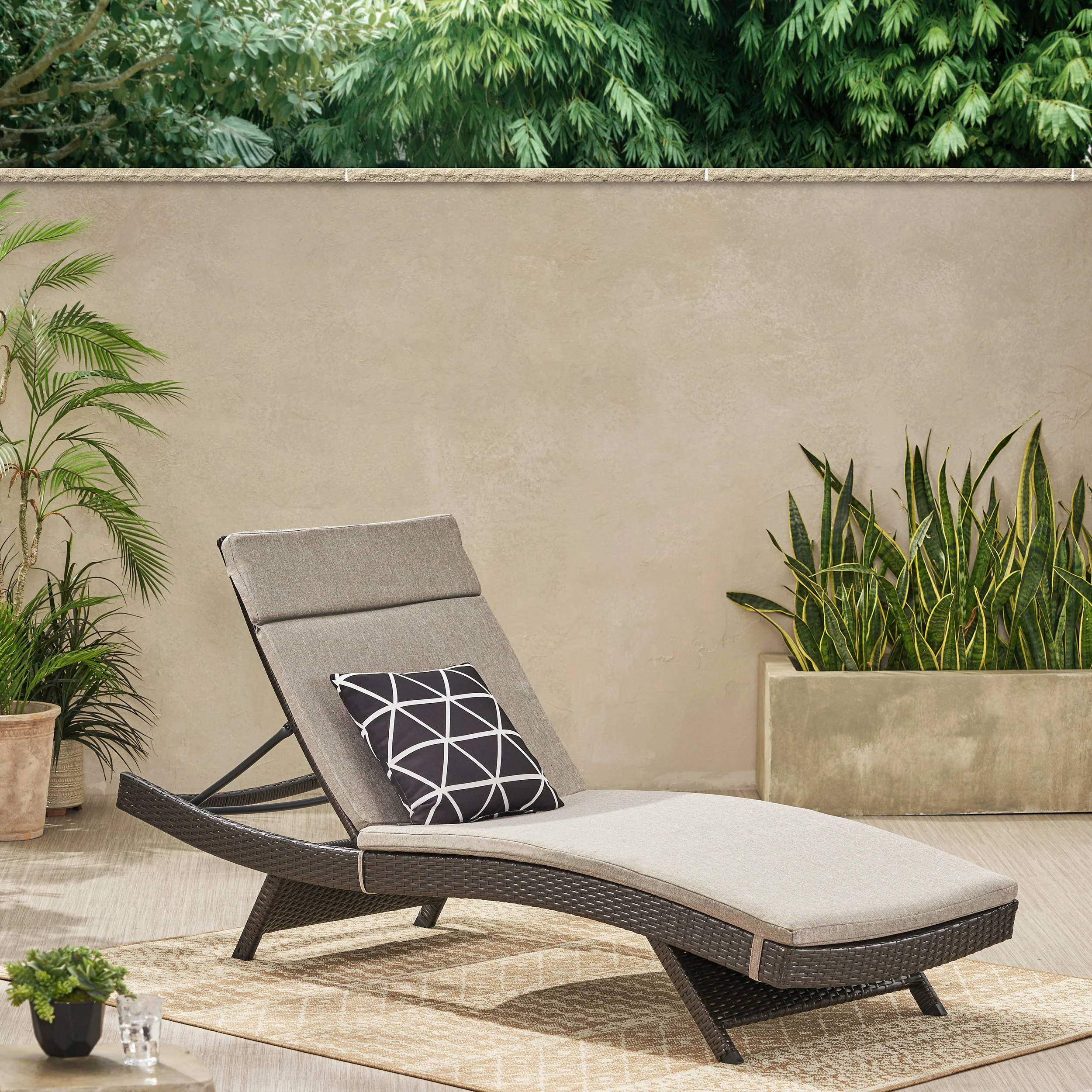 Lakeport Outdoor Adjustable Chaise Lounge Chair w/ Cushion - furnishings
