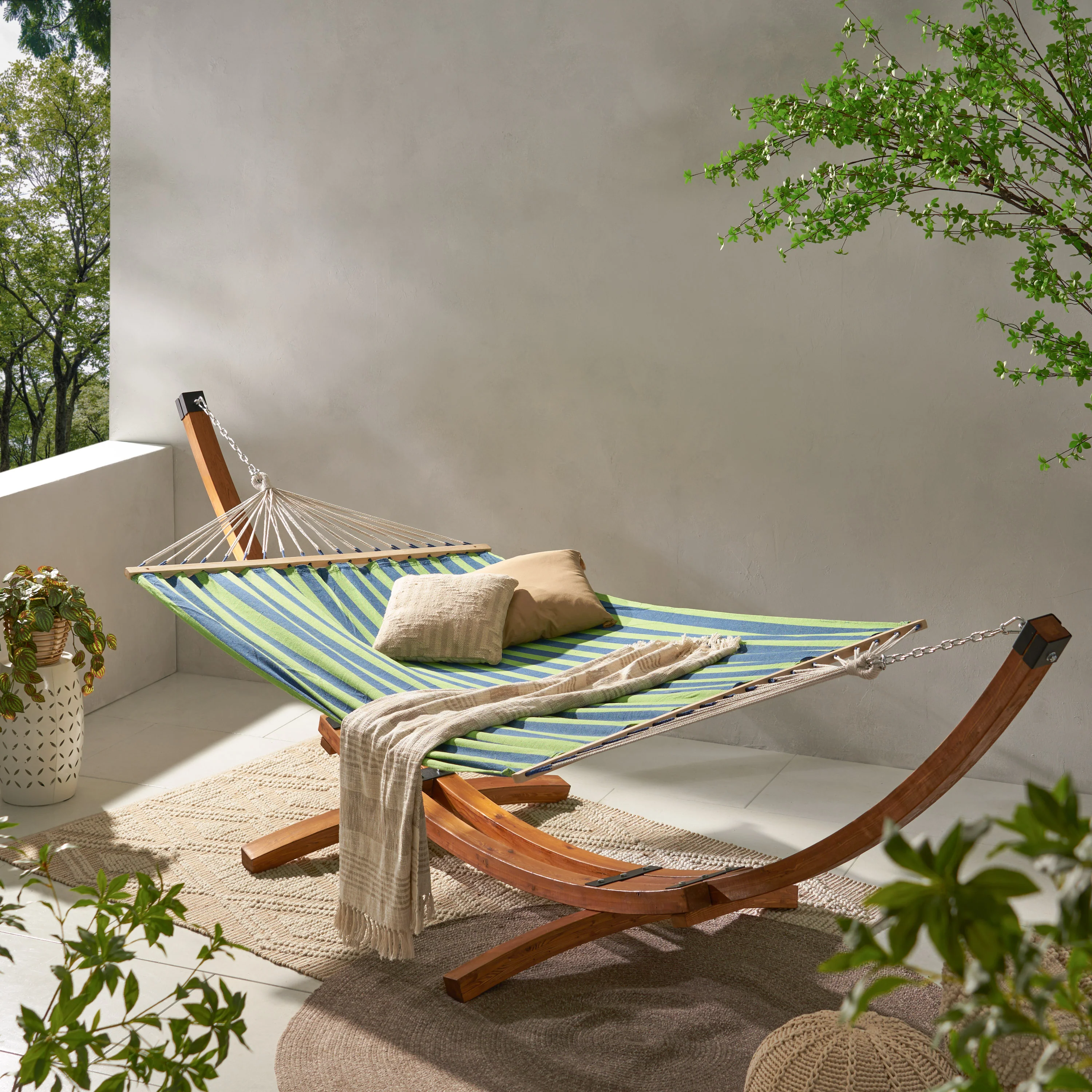 Weston Outdoor Hammock w/ Wooden Base - furnishings