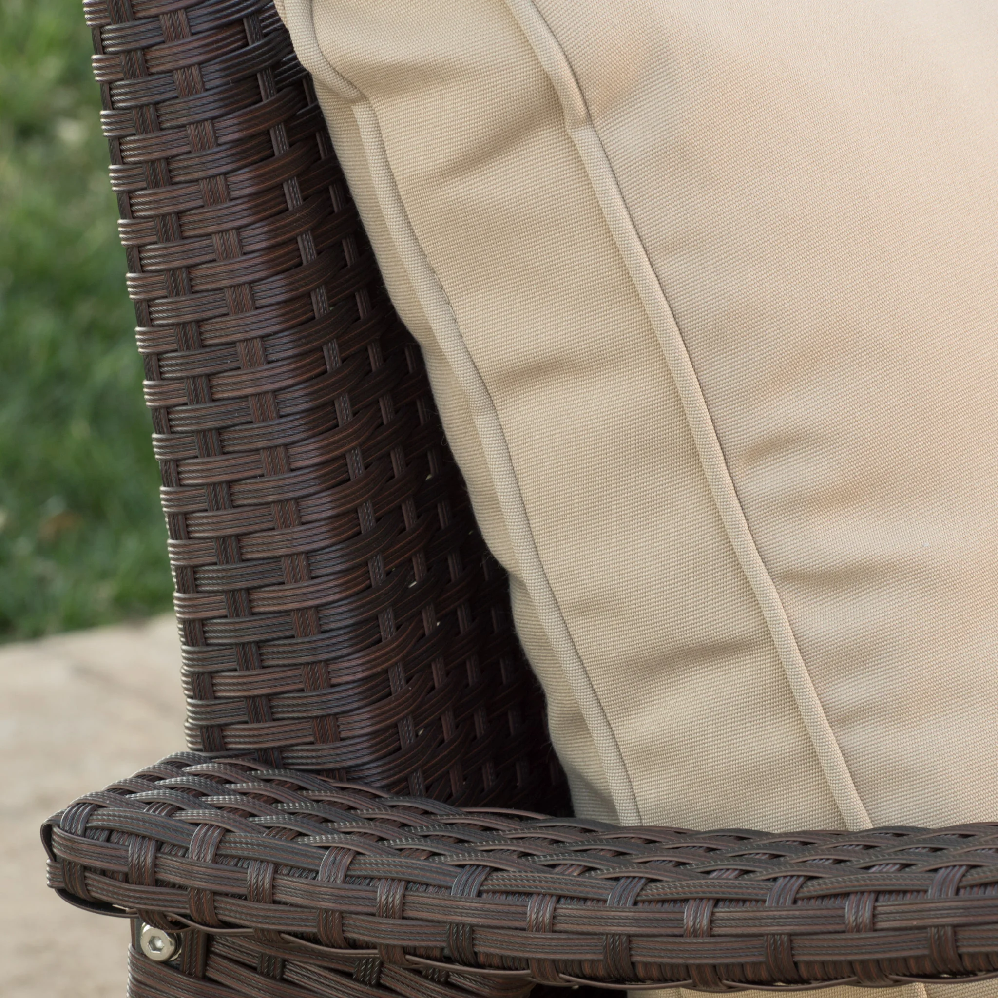 Maui Outdoor 5-piece Brown Wicker Seating Set with Cushions - furnishings