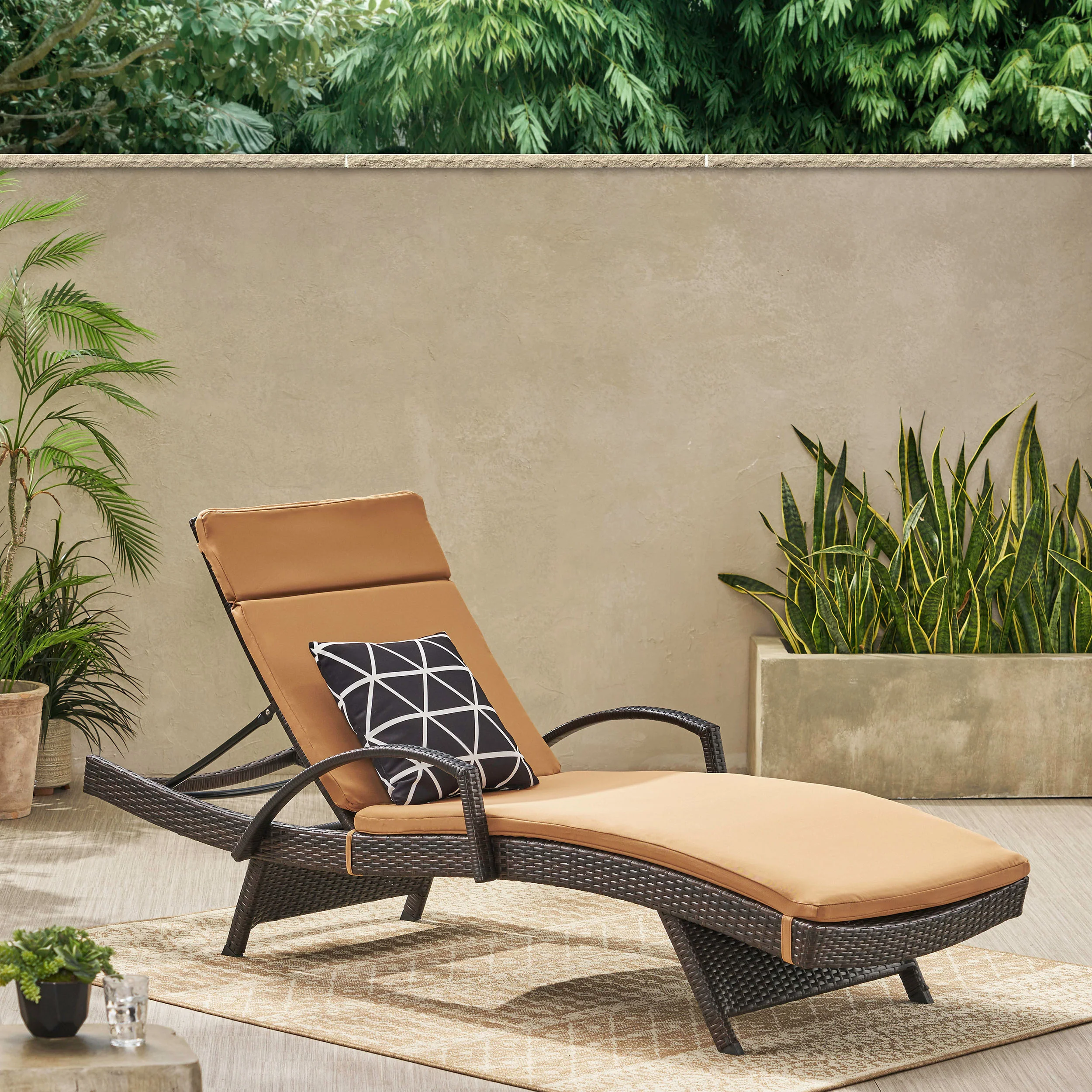 Lakeport Outdoor Adjustable Armed Chaise Lounge Chair w/ Cushion - furnishings