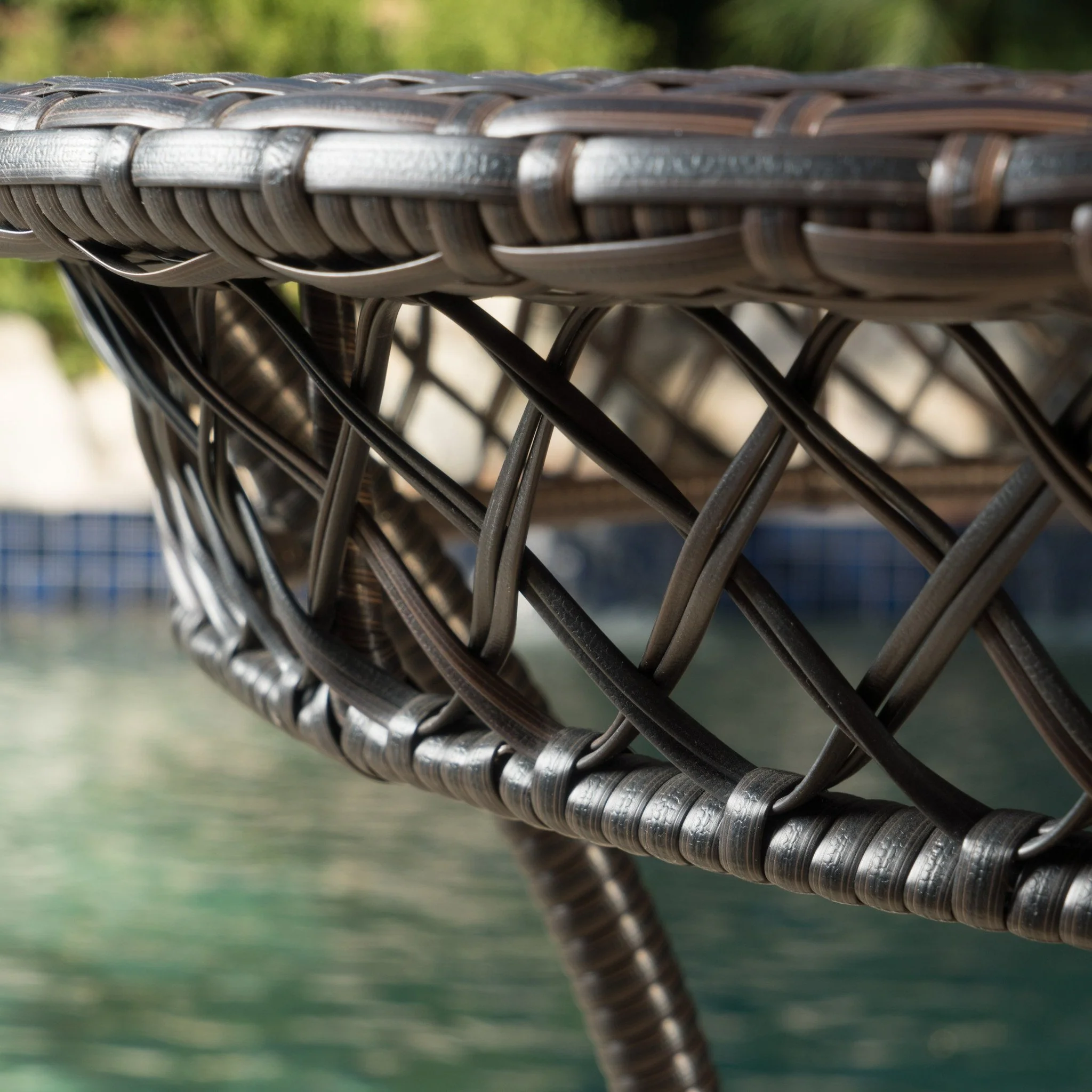 Gaviota 34-inch Round Outdoor Wicker Dining Table - furnishings