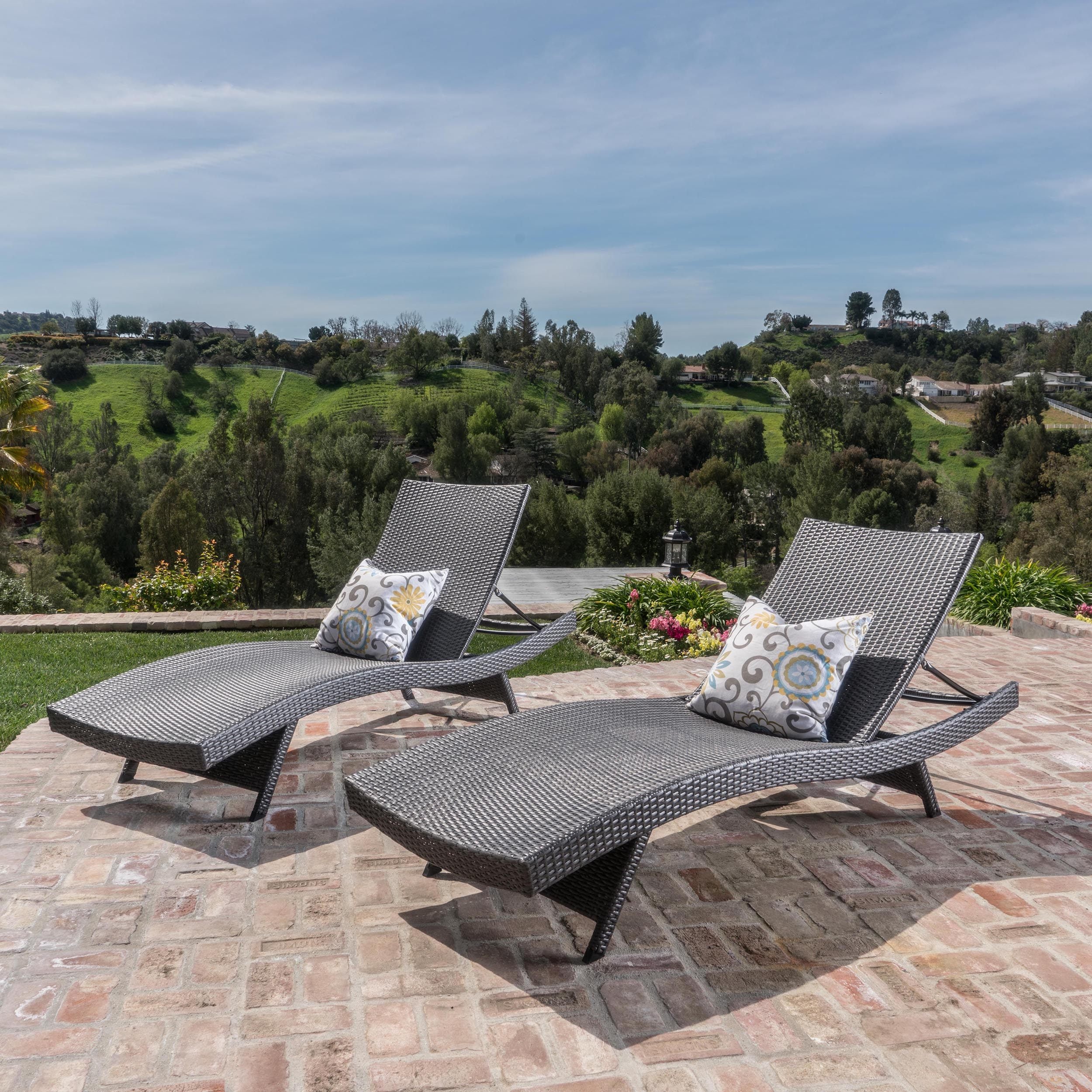 Savana Outdoor Patio Wicker Lounge with Cover - furnishings