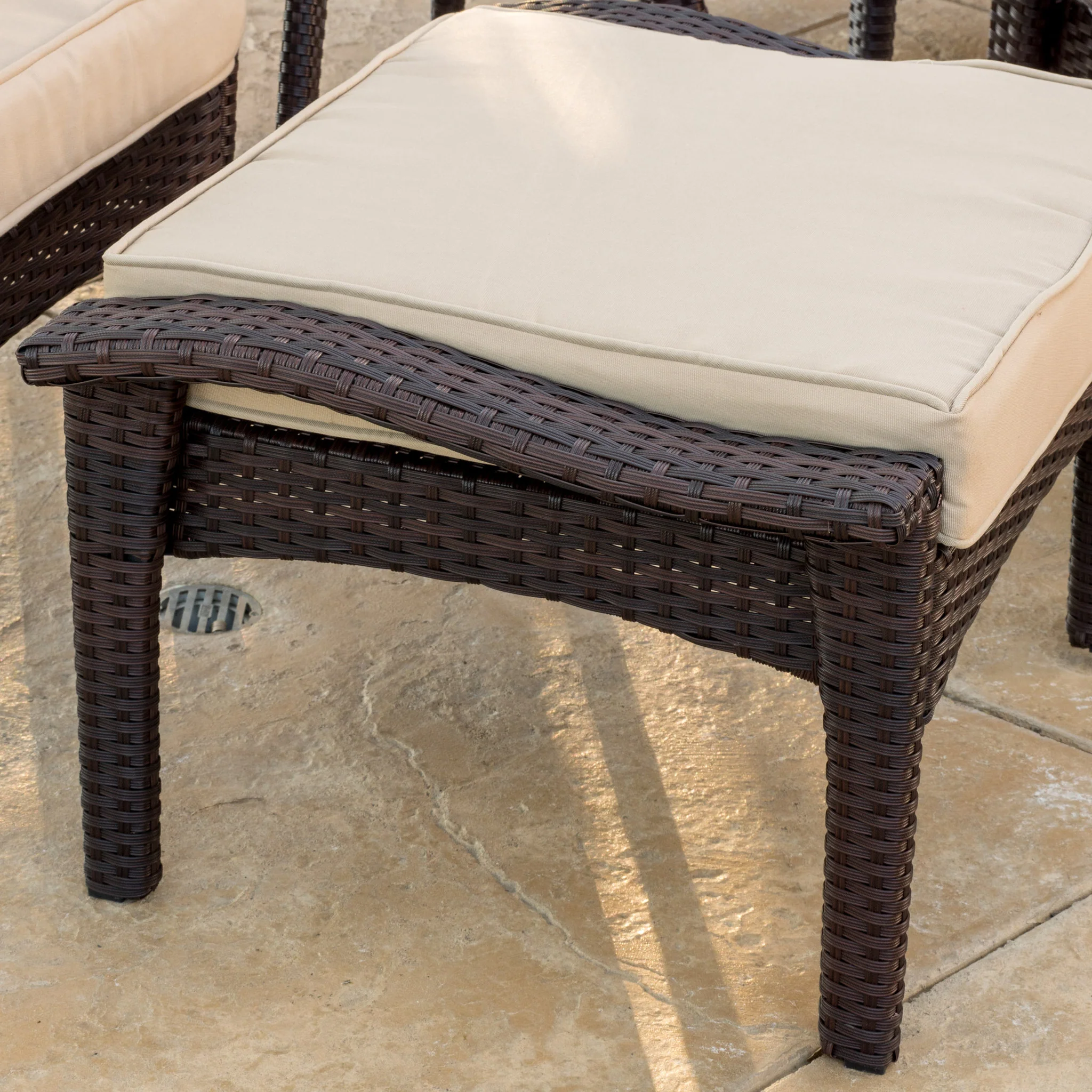 Maui Outdoor 5-piece Brown Wicker Seating Set with Cushions - furnishings