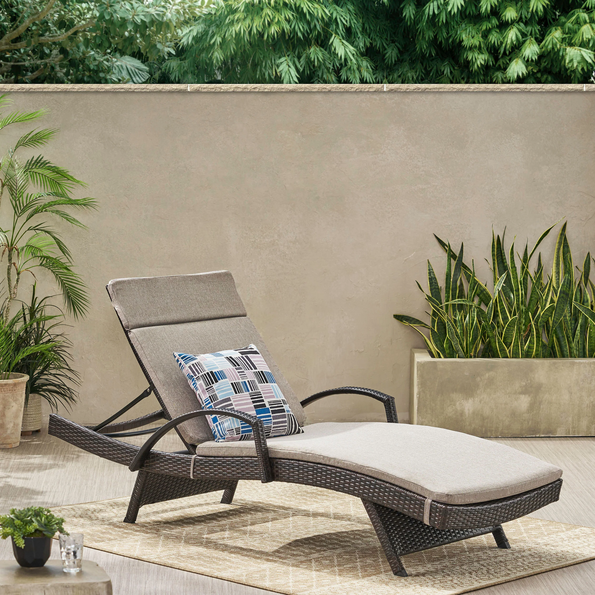Lakeport Outdoor Adjustable Armed Chaise Lounge Chair w/ Cushion - furnishings