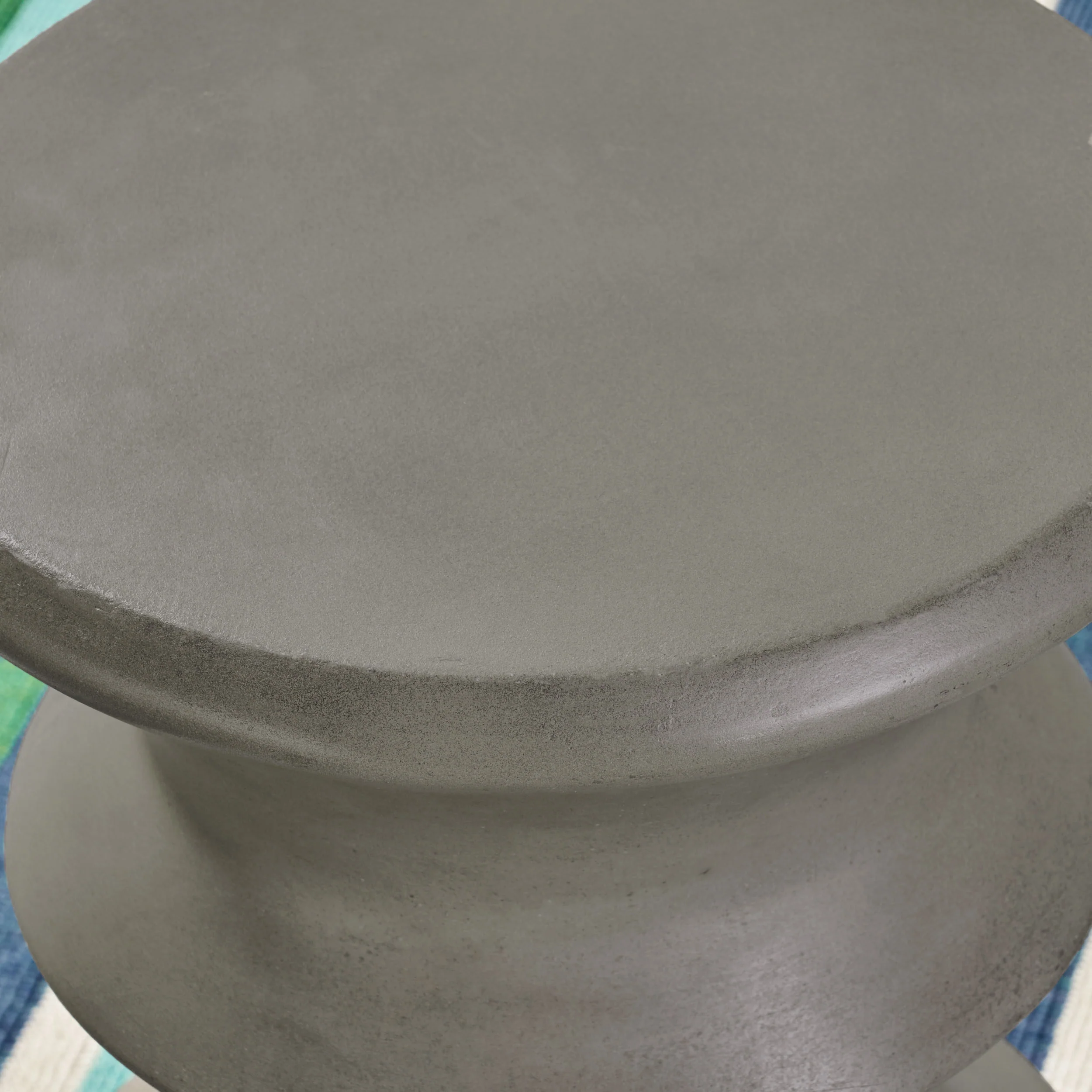 Alia Outdoor 22-inch Light-Weight Concrete Side Table - furnishings