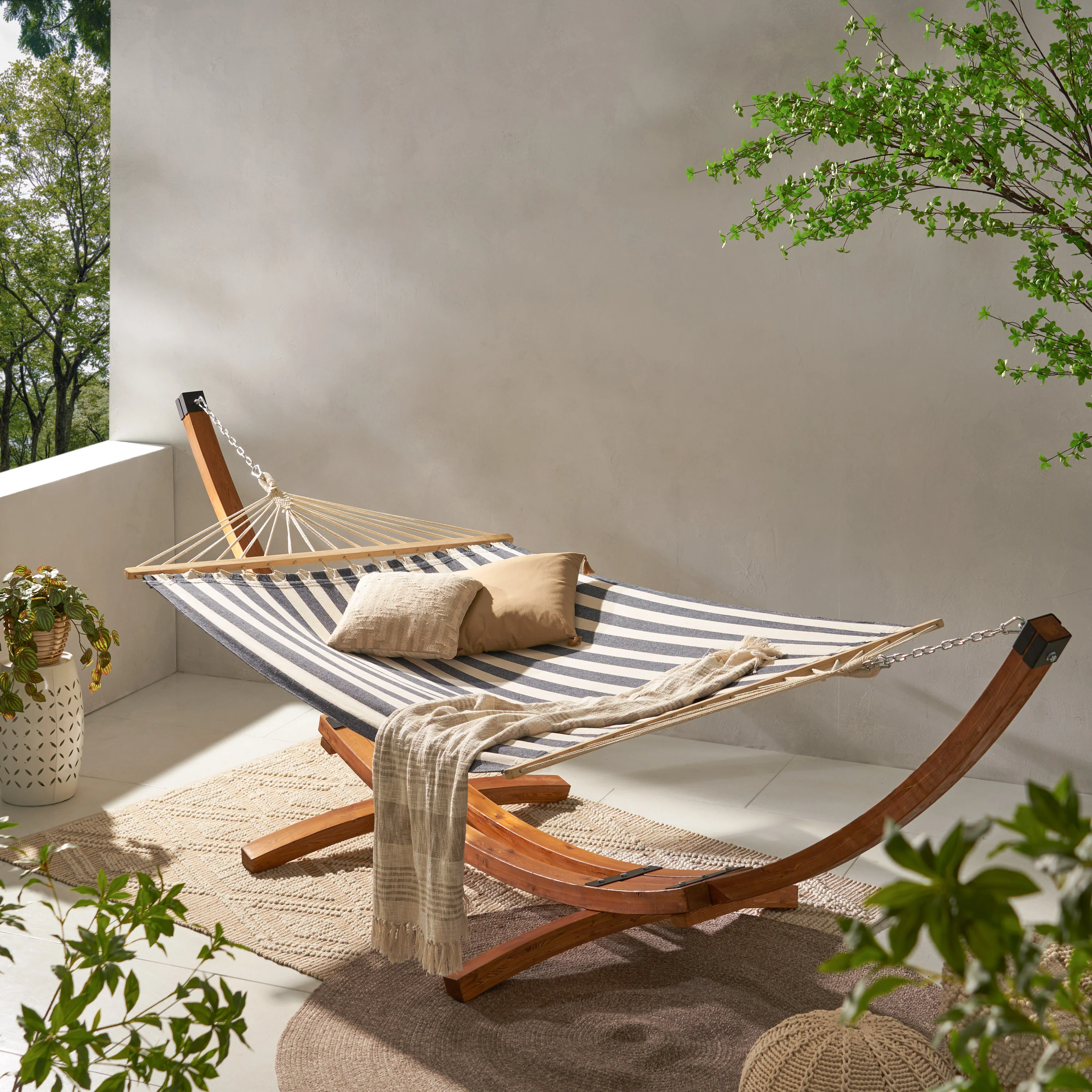 Weston Outdoor Hammock w/ Wooden Base - furnishings