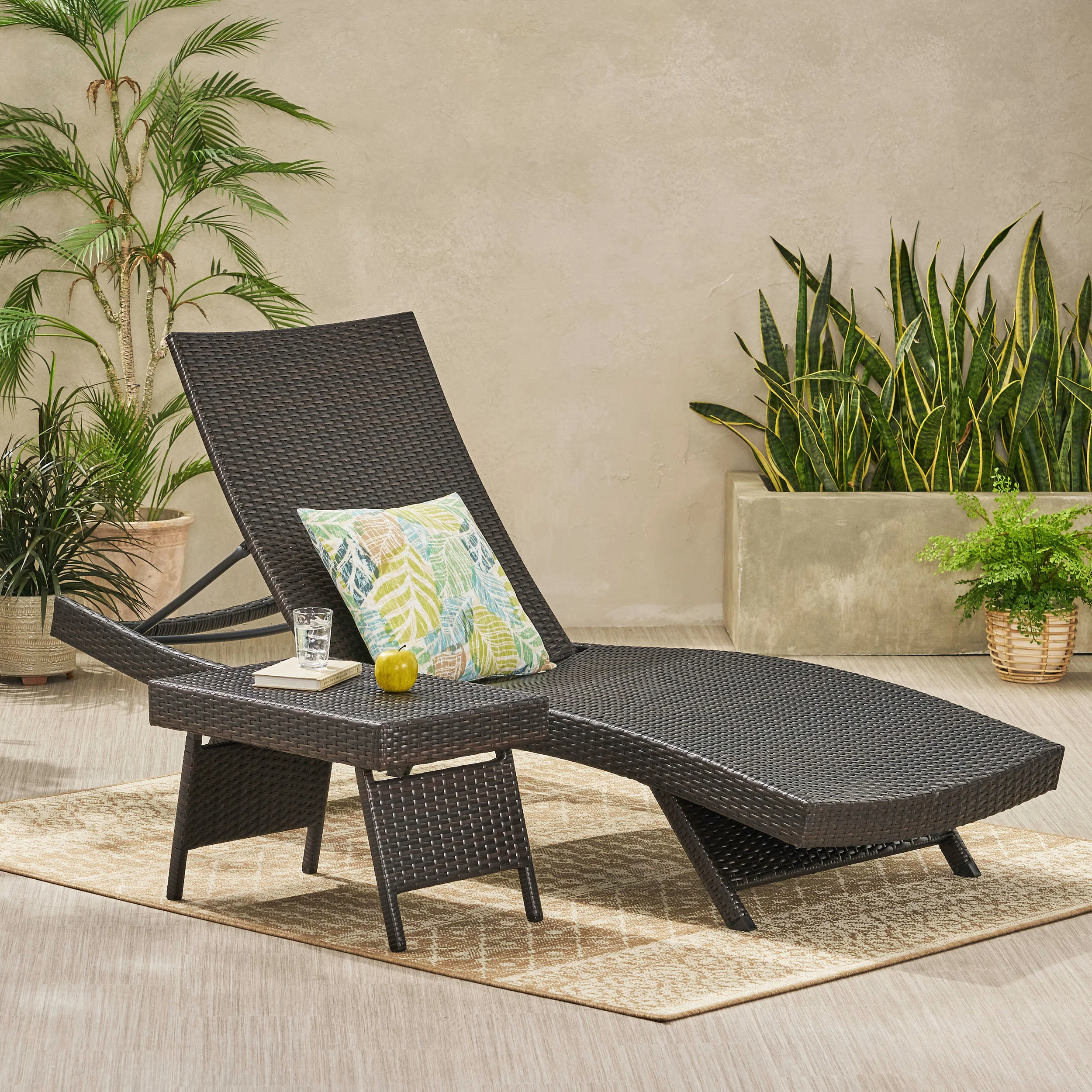 Lakeport Outdoor Wicker Lounge and Table - furnishings