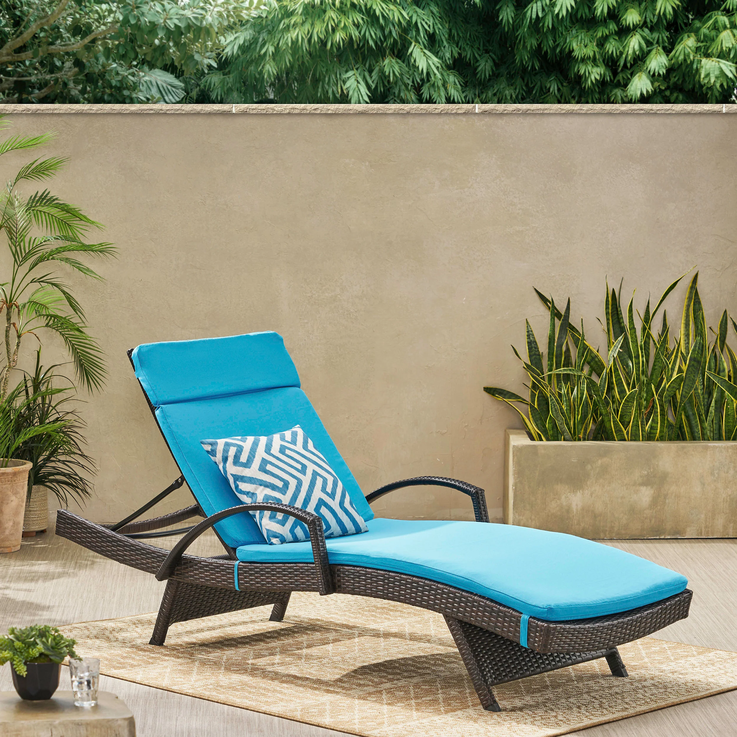 Lakeport Outdoor Adjustable Armed Chaise Lounge Chair w/ Cushion - furnishings