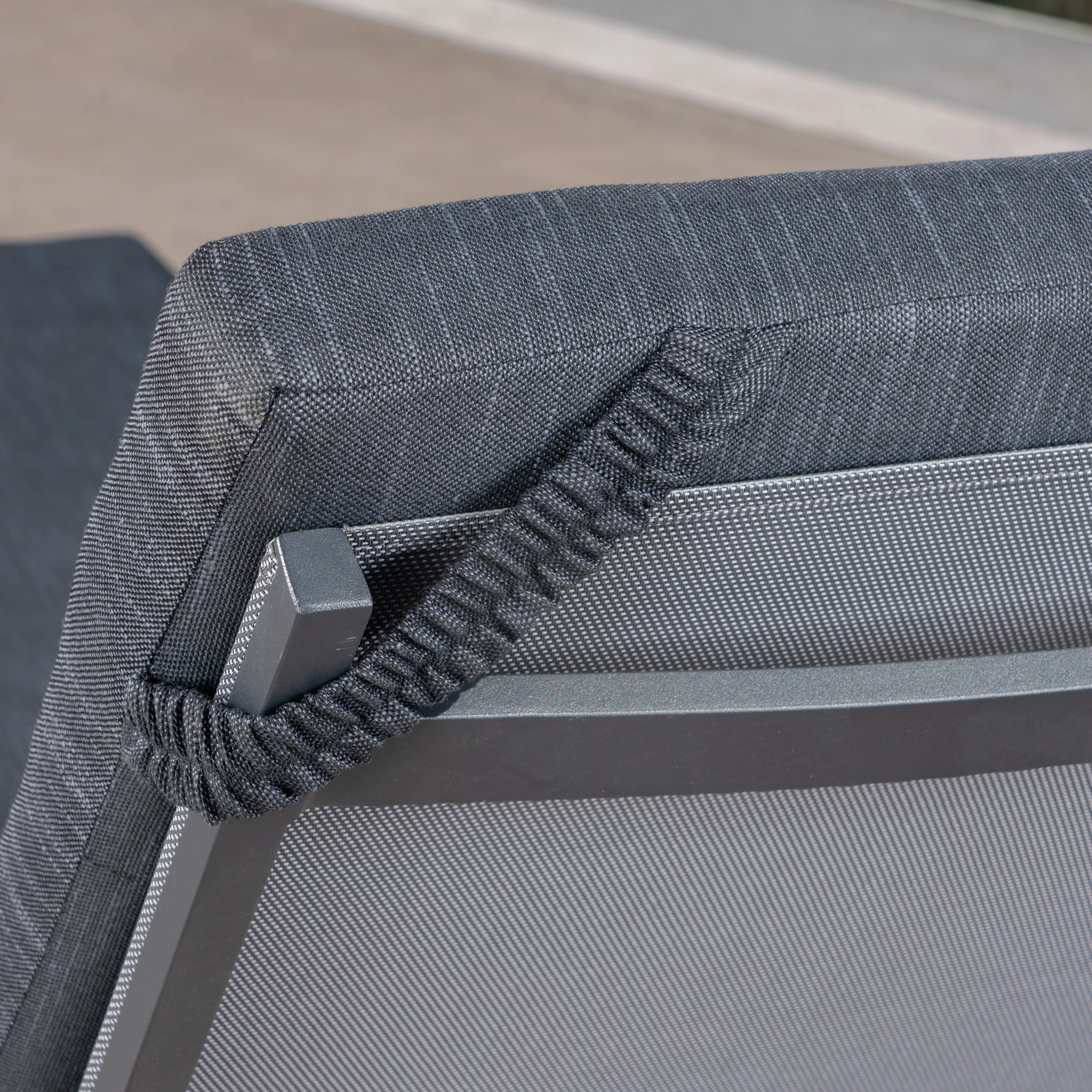 Jerry Outdoor Dark Gray Outdoor Mesh Chaise Lounges with Black Aluminum Frame (Set of 4) - furnishings