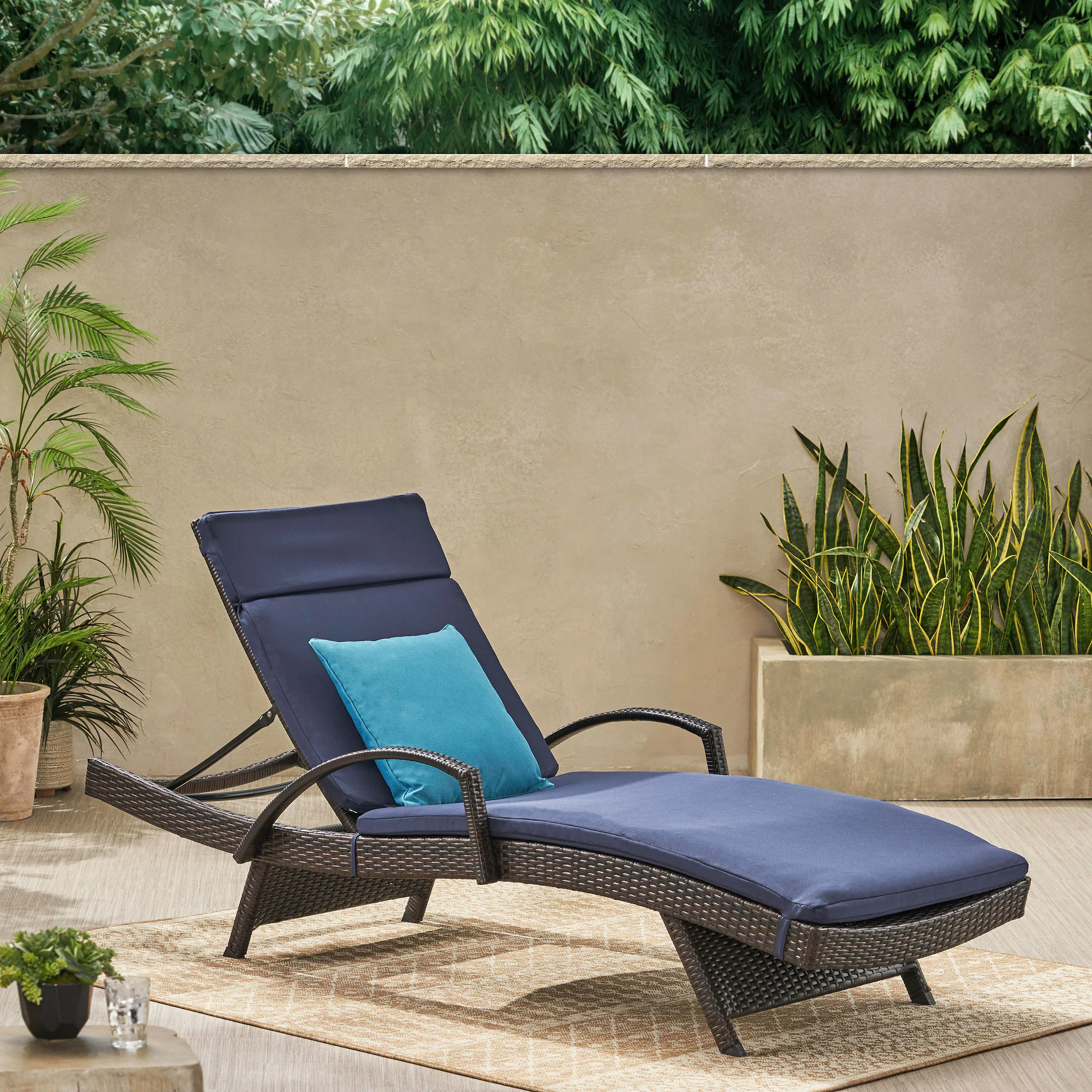 Lakeport Outdoor Adjustable Armed Chaise Lounge Chair w/ Cushion - furnishings