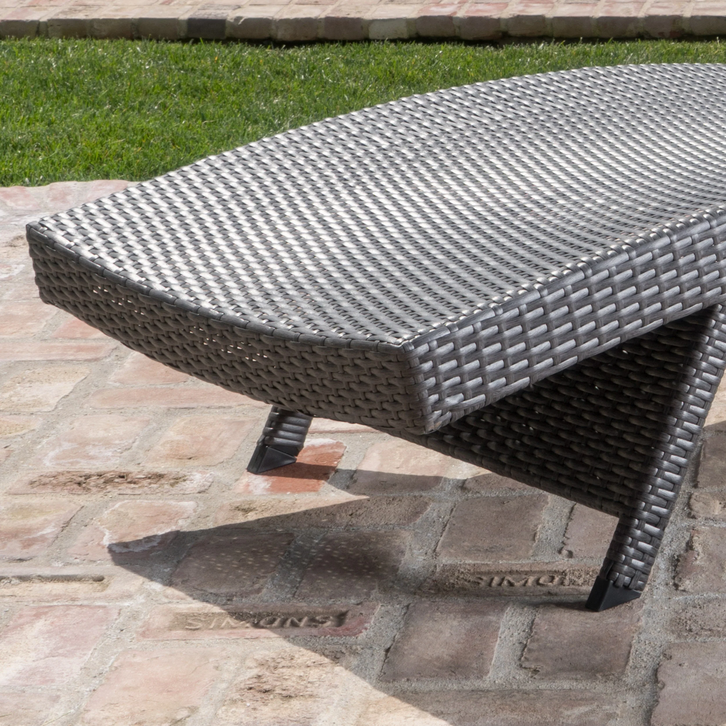 Savana Outdoor Patio Wicker Lounge with Cover - furnishings