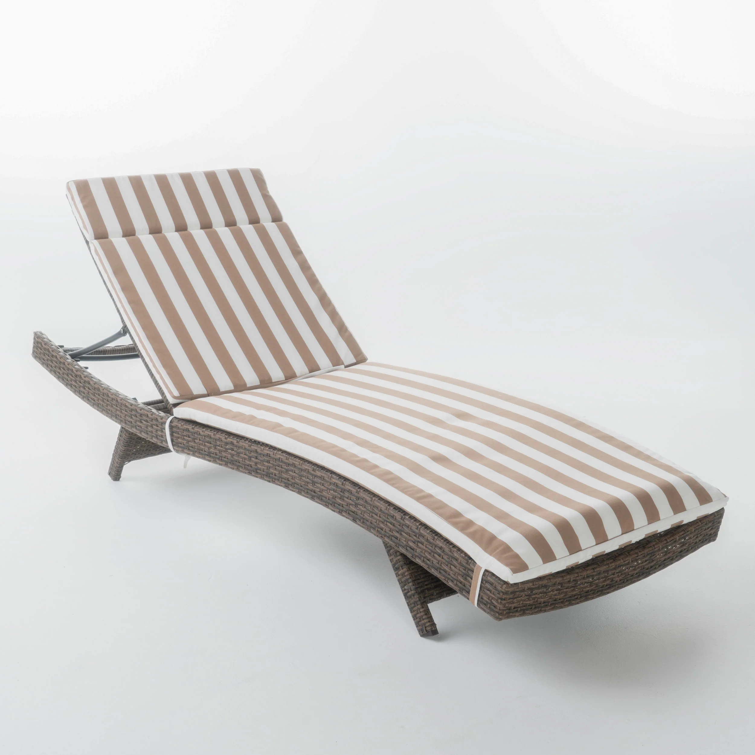 Lakeport Outdoor Wicker Lounge w/Brown & White Stripe Water Resistant Cusions - furnishings