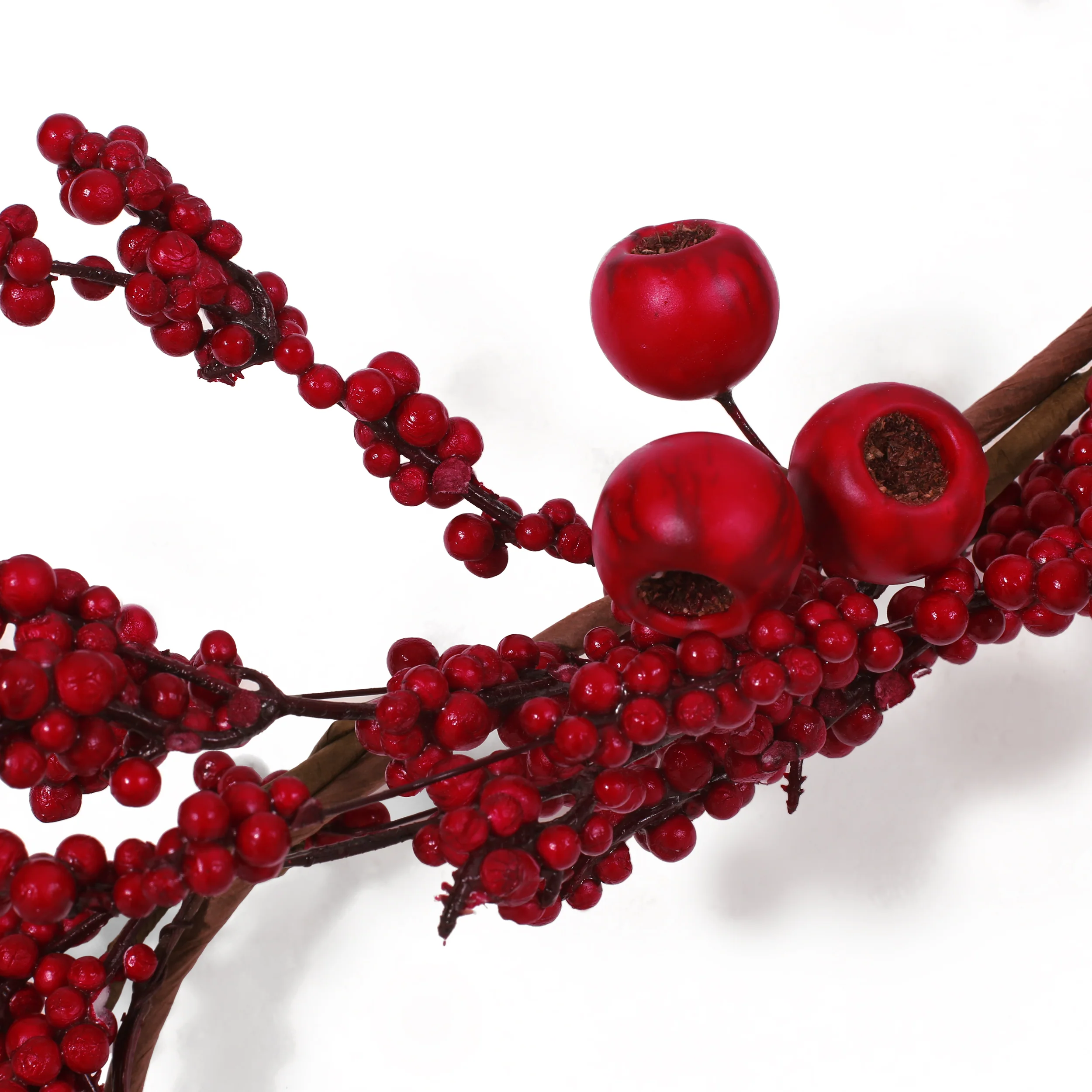 Geddes 4.5-foot Mixed Berry Artificial Garland, Red - furnishings