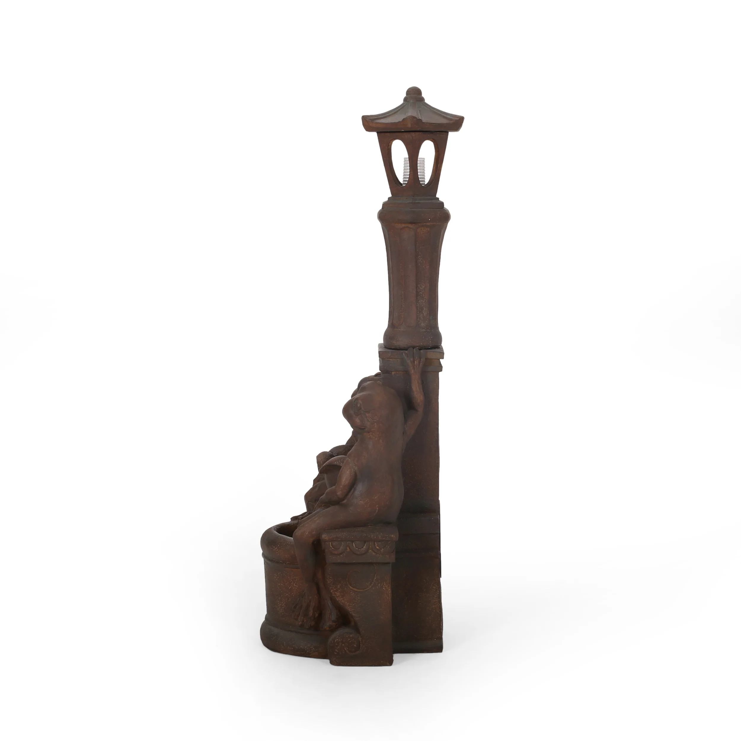Nasir Sapos Fountain - furnishings