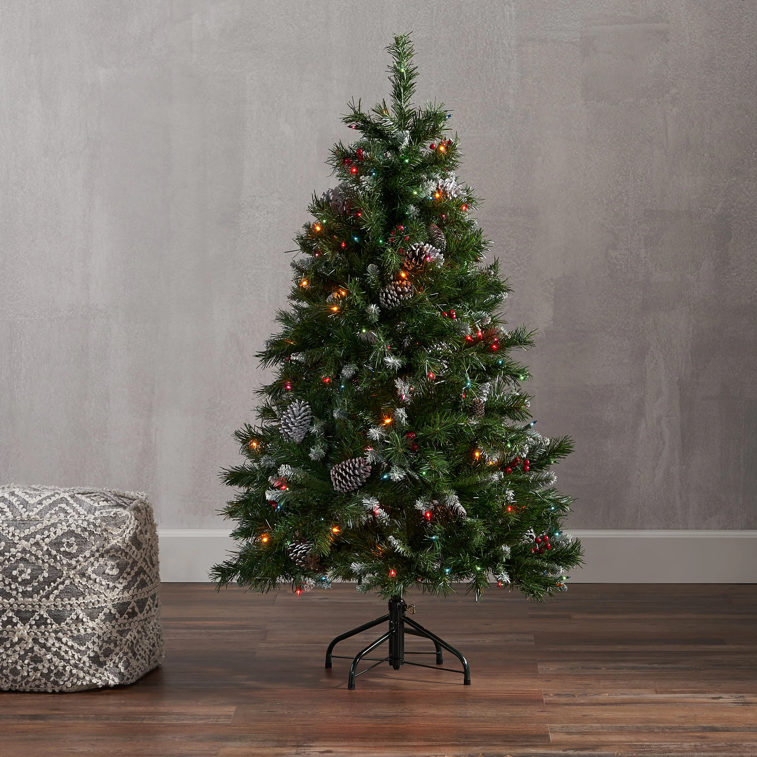 4.5-foot Mixed Spruce Hinged Artificial Christmas Tree with Frosted Branches, Red Berries, and Frosted Pinecones - furnbro