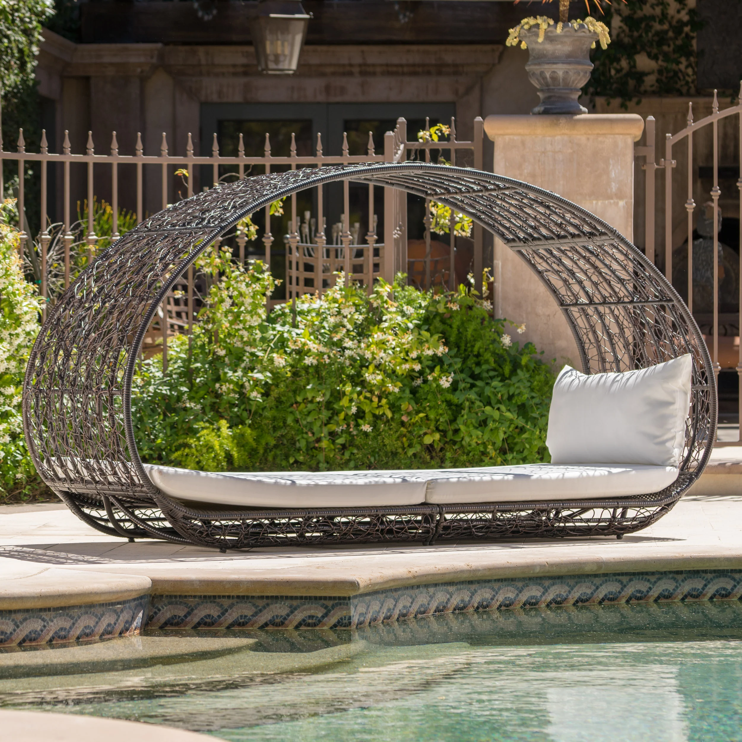 Abigal Outdoor Wicker Daybed with Cushion - furnishings