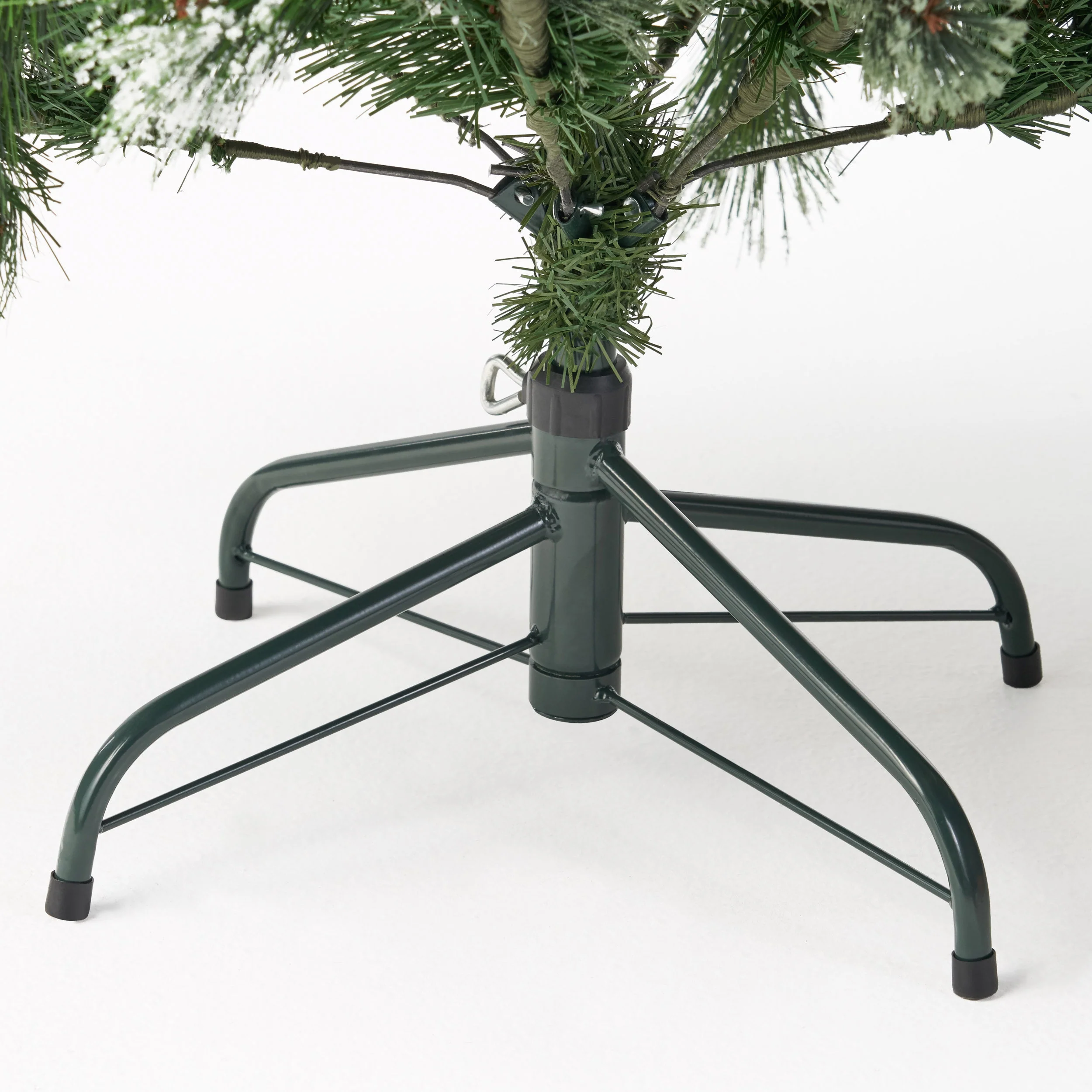 4.5-foot Cashmere Pine and Mixed Needles Hinged Artificial Christmas Tree with Snowy Branches and Pinecones - furnishings