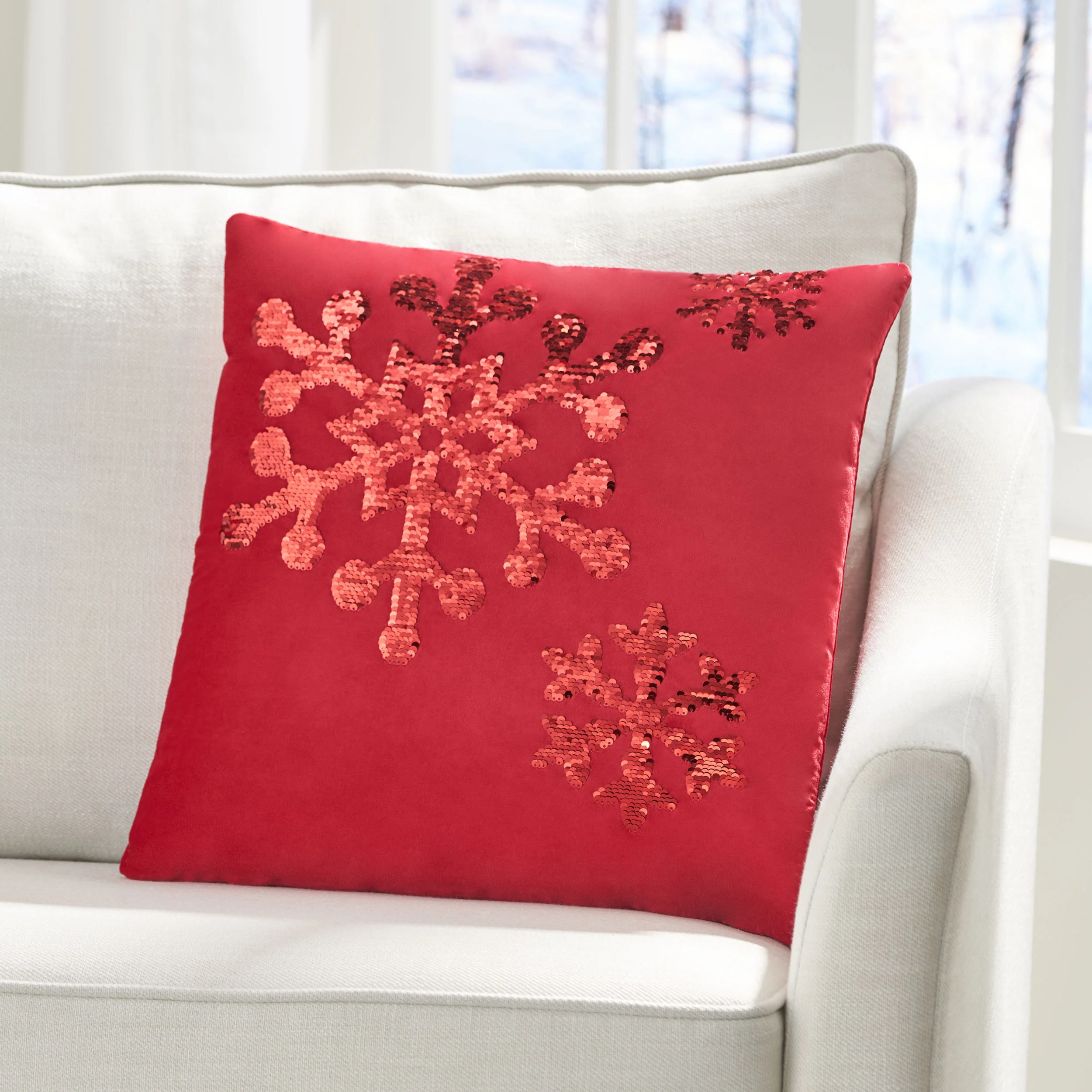 Geary Glam Velvet Christmas Throw Pillow - furnishings