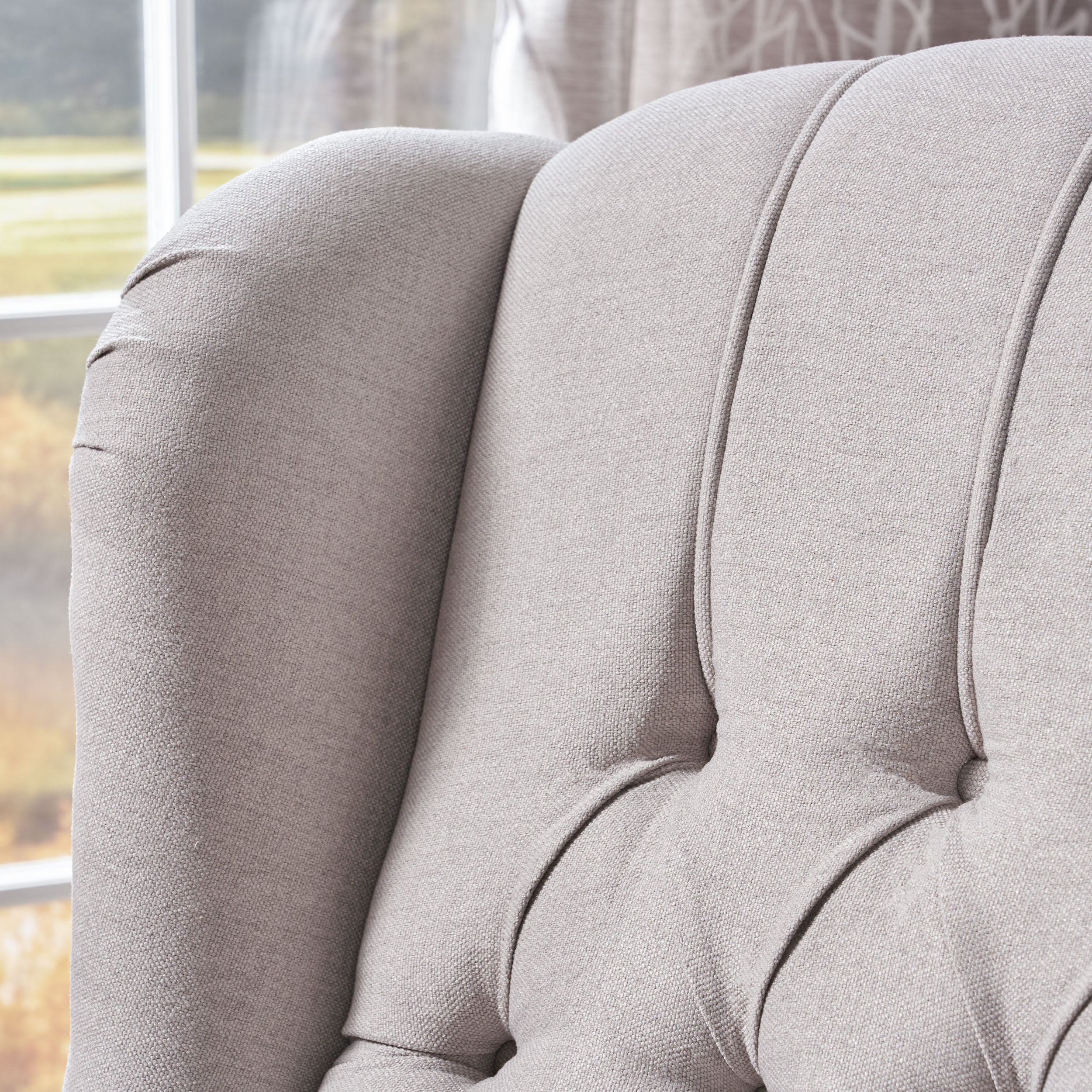 Elizabeth Tufted Back Recliner - furnishings