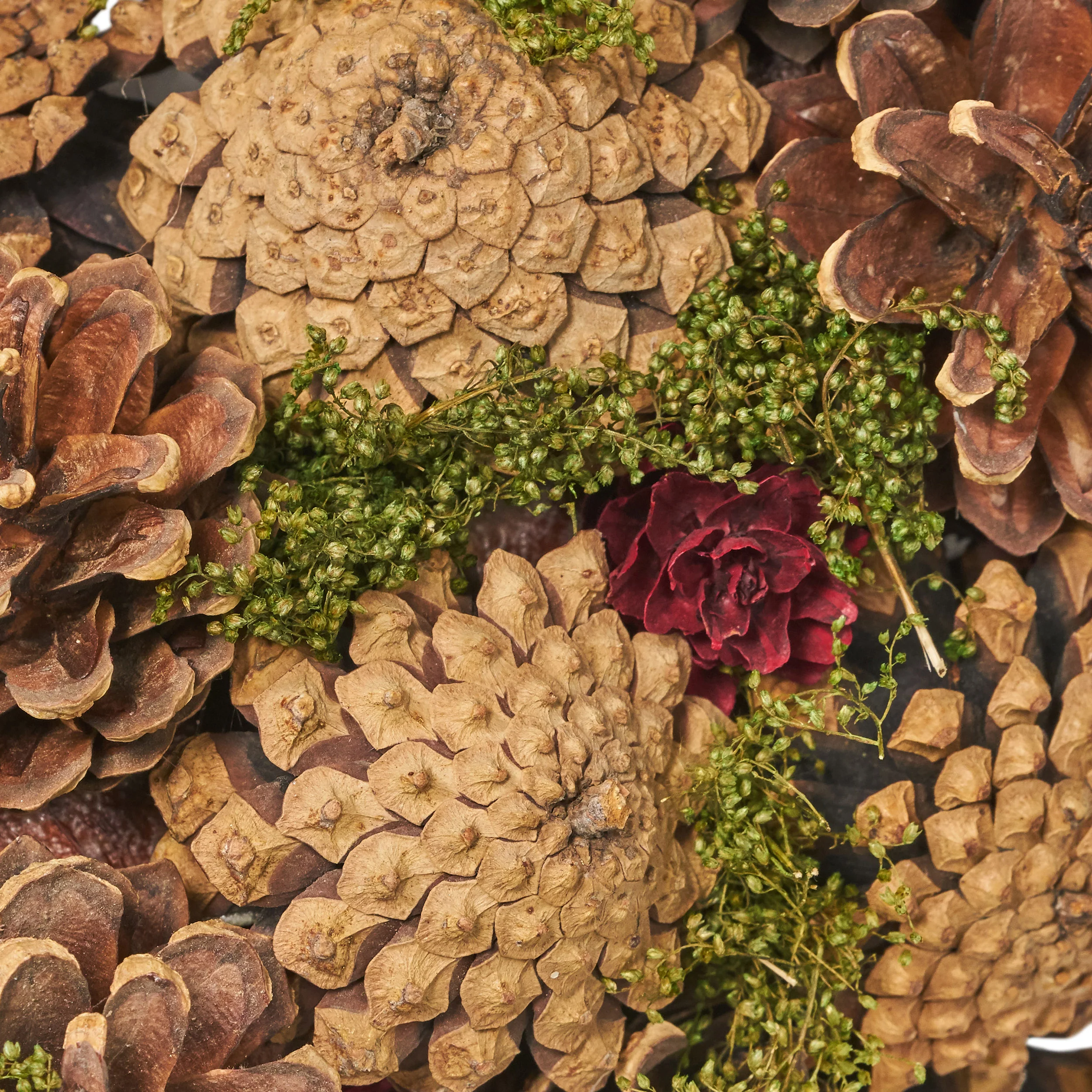 18.5 Inch Artificial Pinecone Christmas Wreath - furnishings