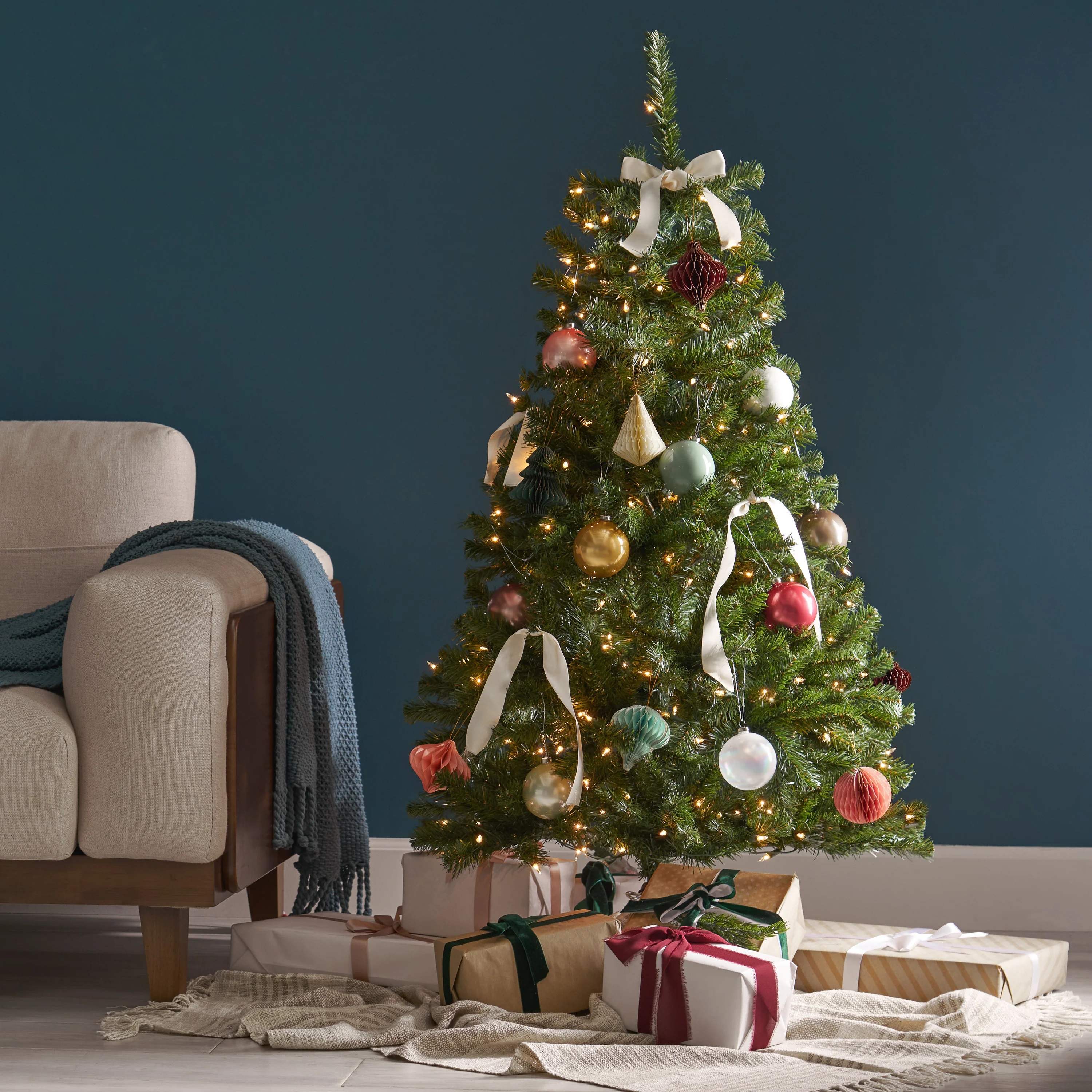 4.5-foot Noble Fir Hinged Artificial Christmas Tree - furnishings