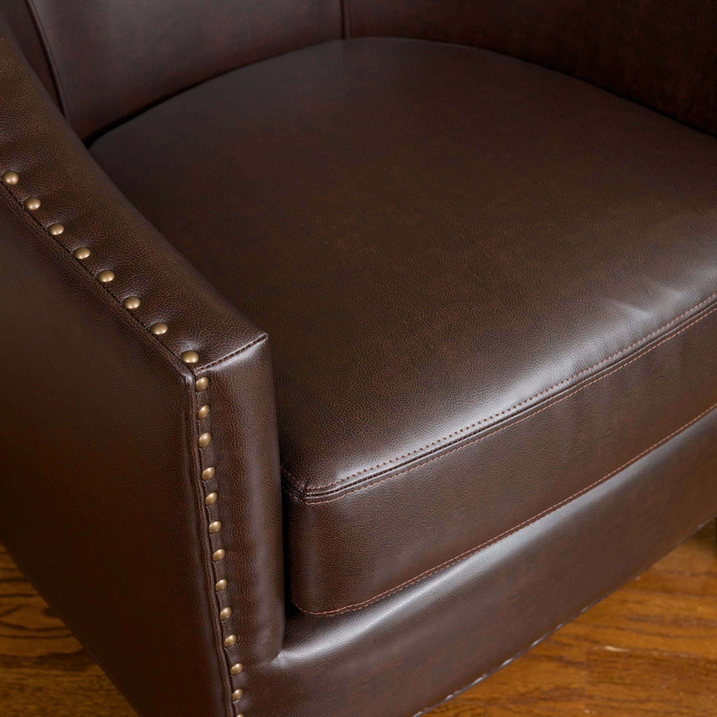 Carlton Mid Century Tub Style Club Chair - furnishings