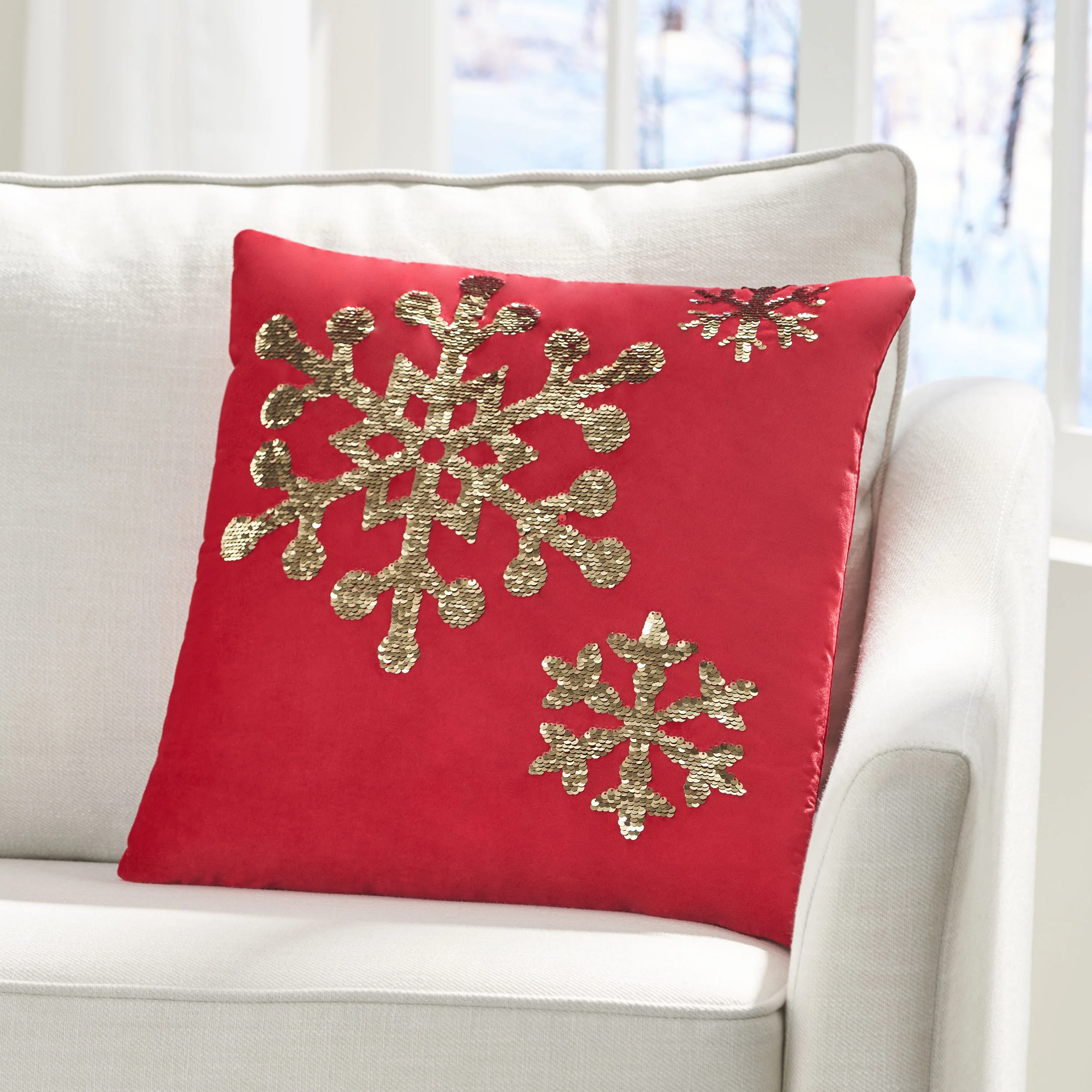Geary Glam Velvet Christmas Throw Pillow - furnishings