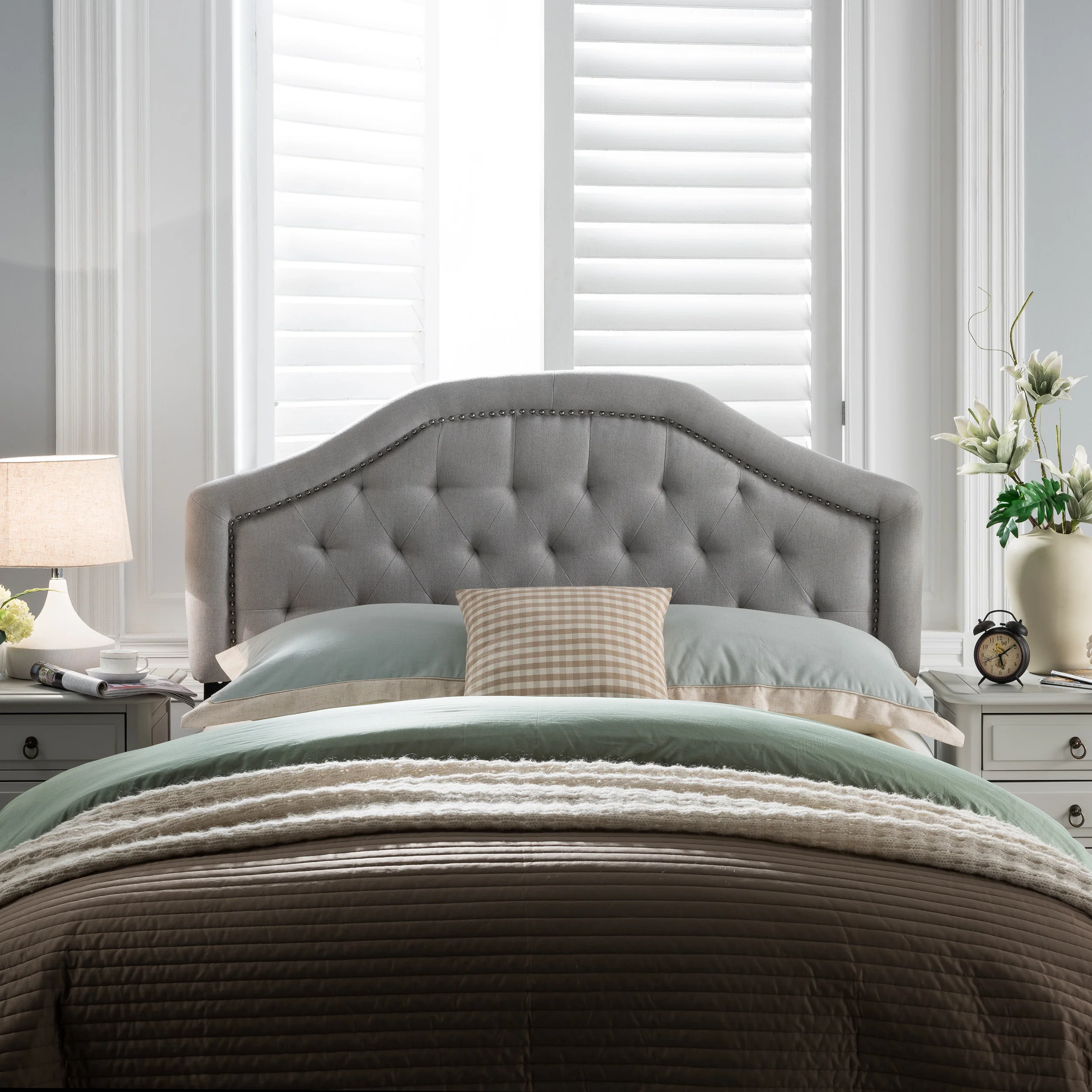 Hecha Tufted Light Gray Fabric Full/Queen Headboard with Nailhead Accents - furnishings
