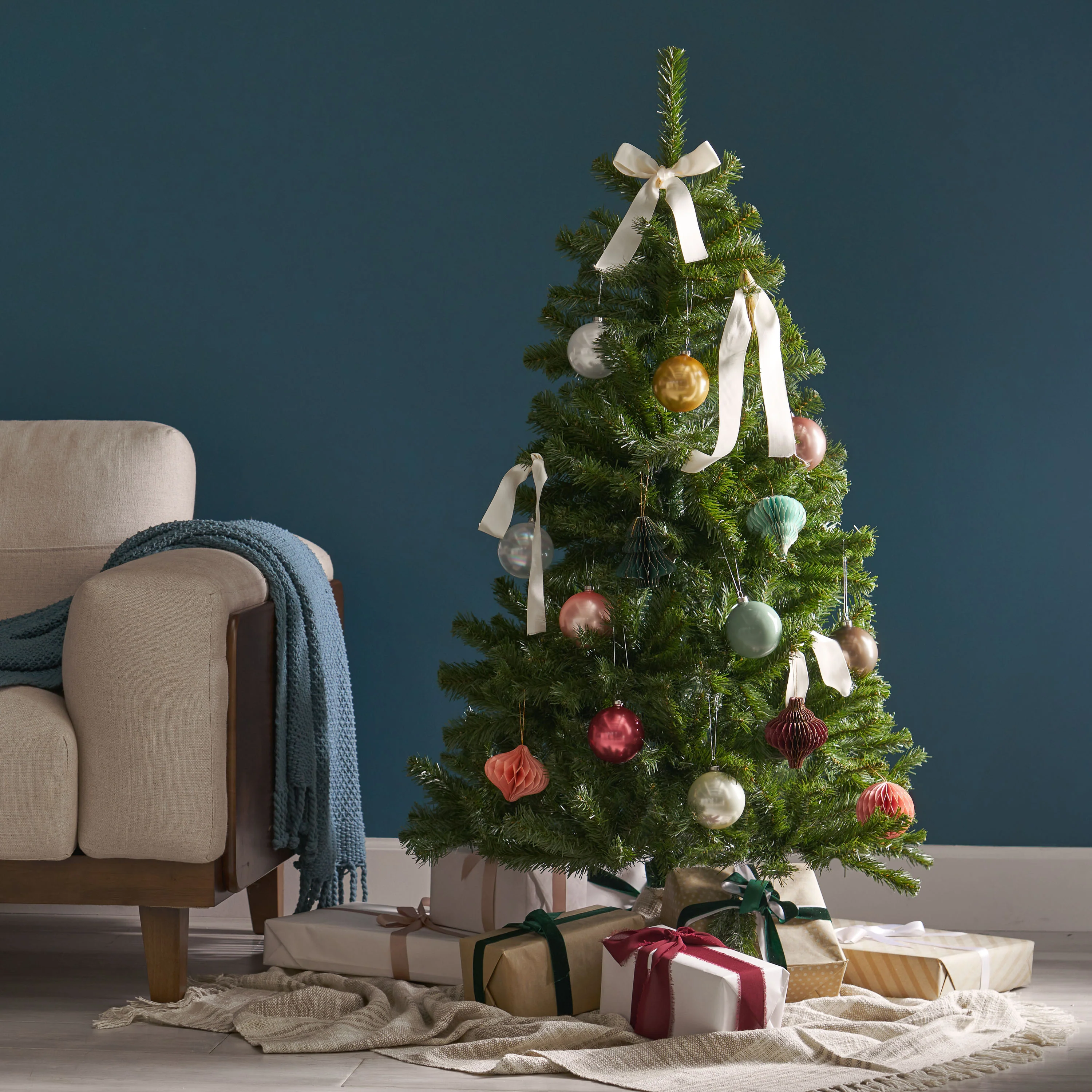 4.5-foot Noble Fir Hinged Artificial Christmas Tree - furnishings