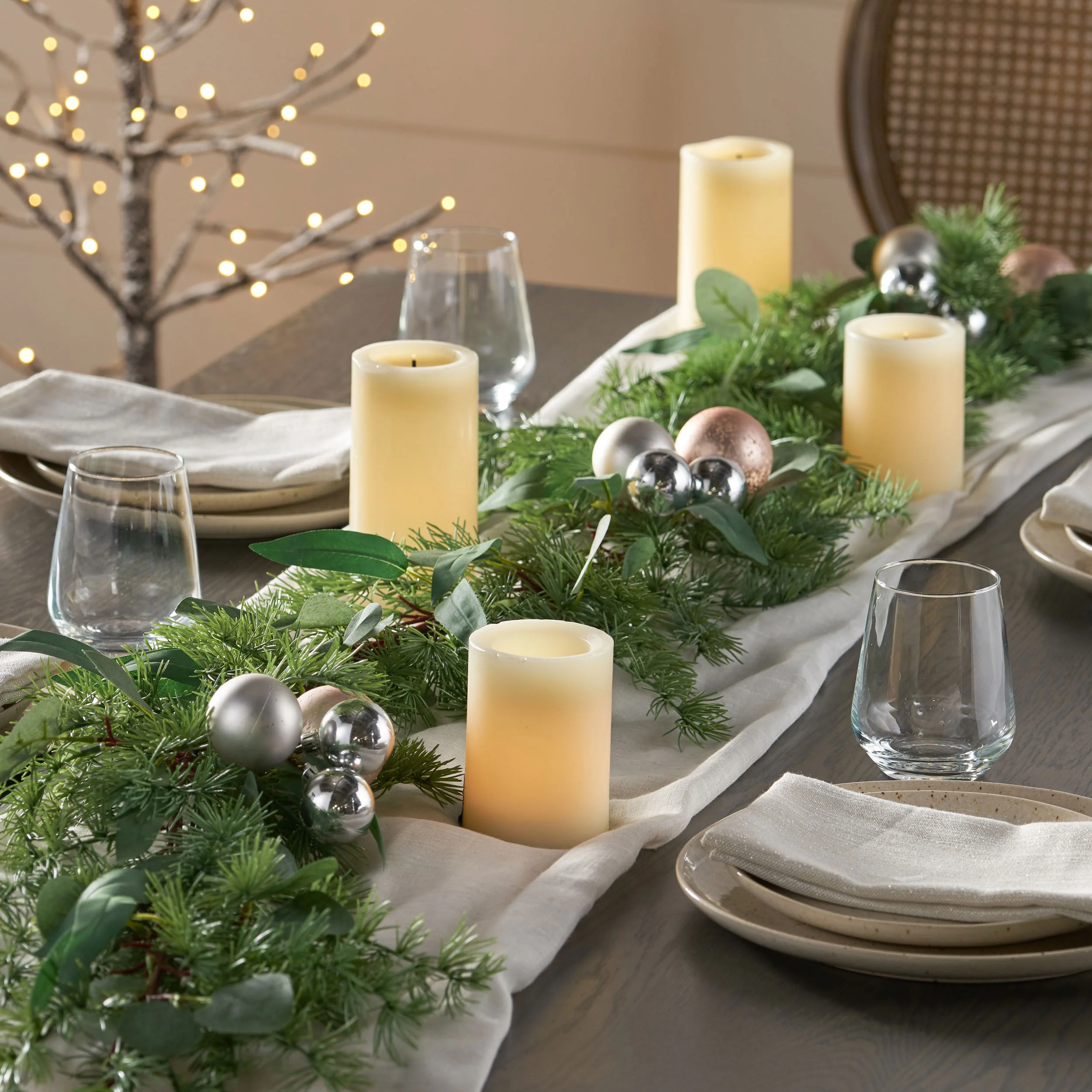 Parandes 5.5-Foot Pine Artificial Garland with Ornaments, Green - furnishings
